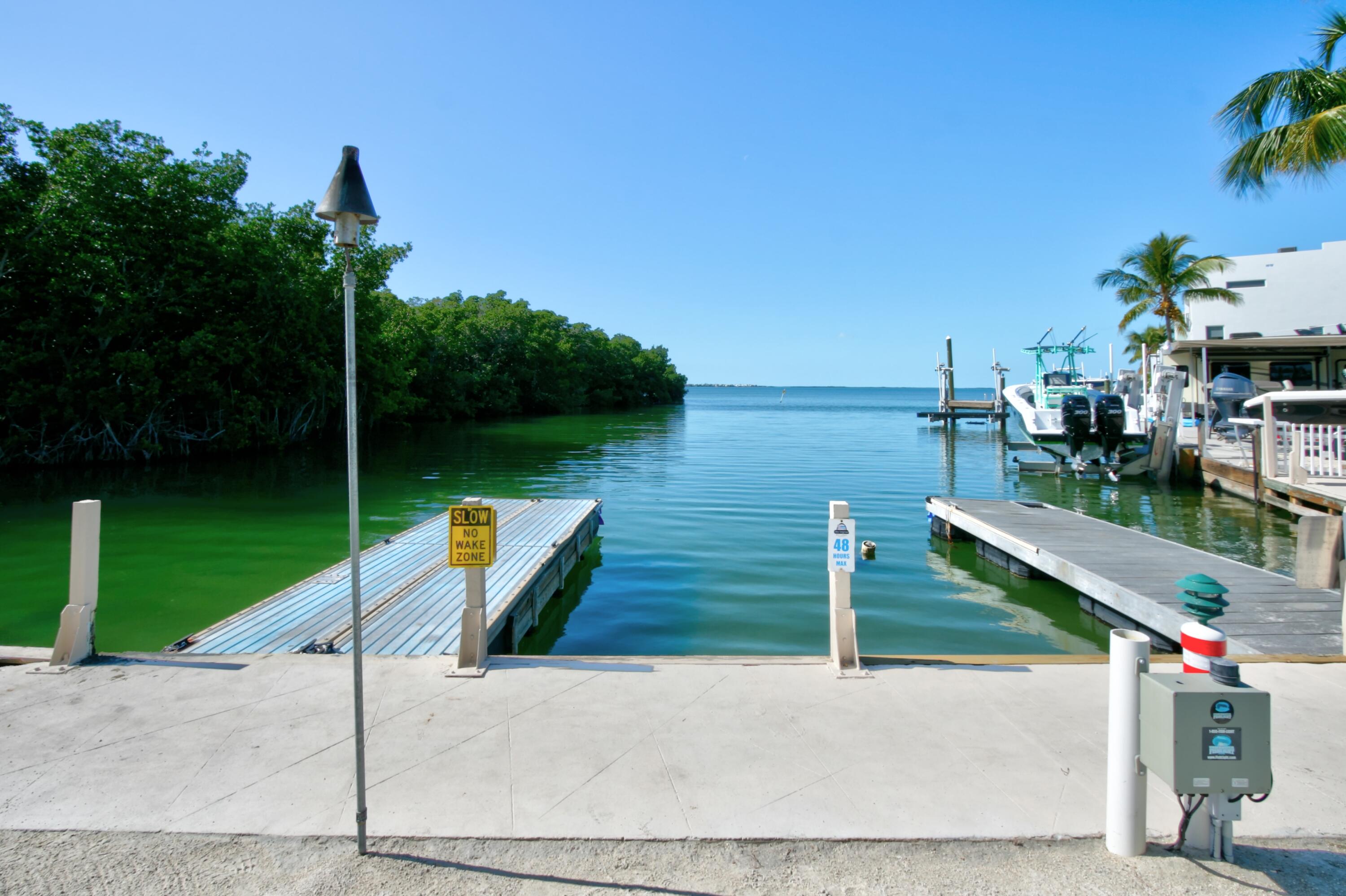 325 Calusa Street, 386 Property Photo 10