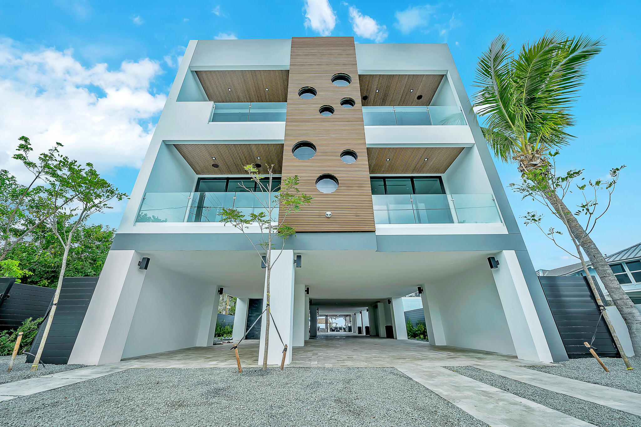 16 Seaside Avenue Property Photo 3