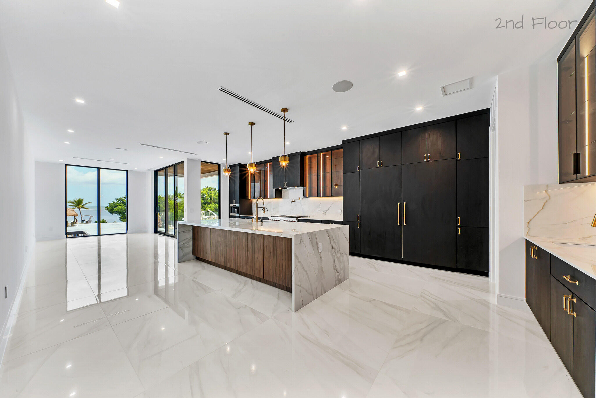 16 Seaside Avenue Property Photo 10