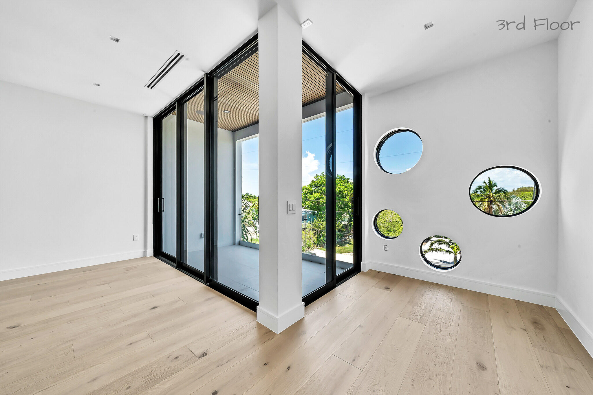 16 Seaside Avenue Property Photo 15