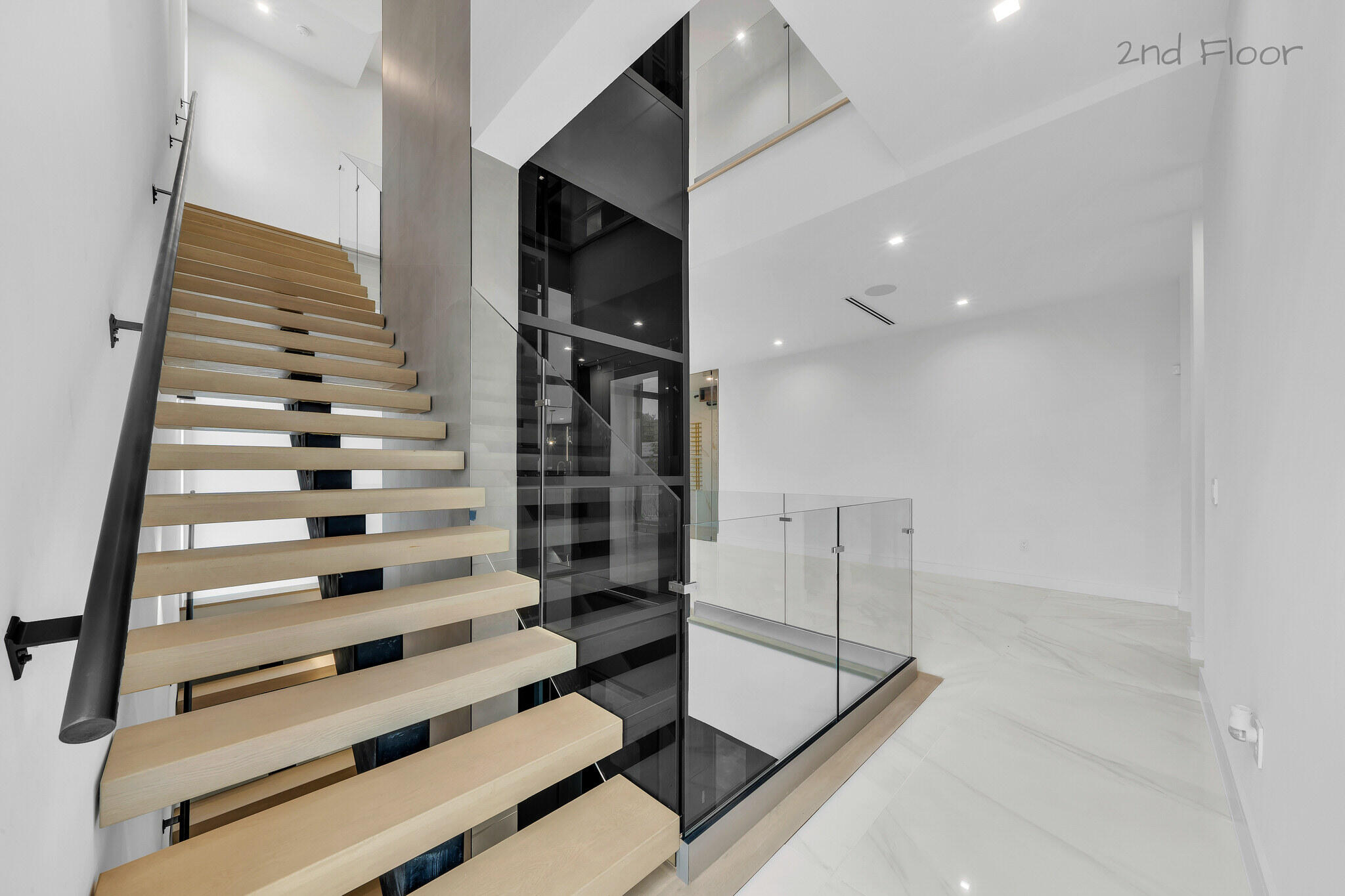 16 Seaside Avenue Property Photo 34