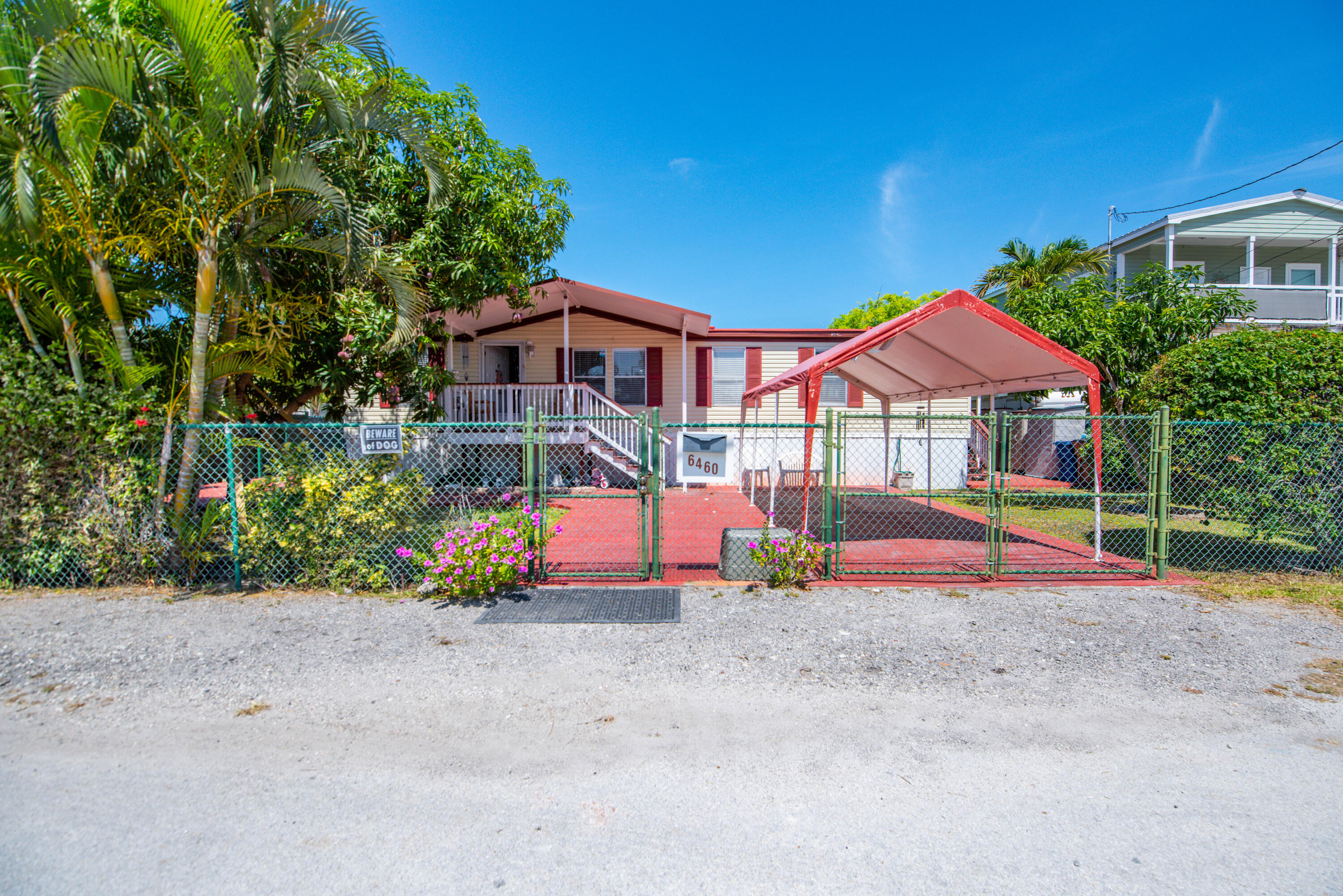 6460 Sunshine Street Property Photo 1