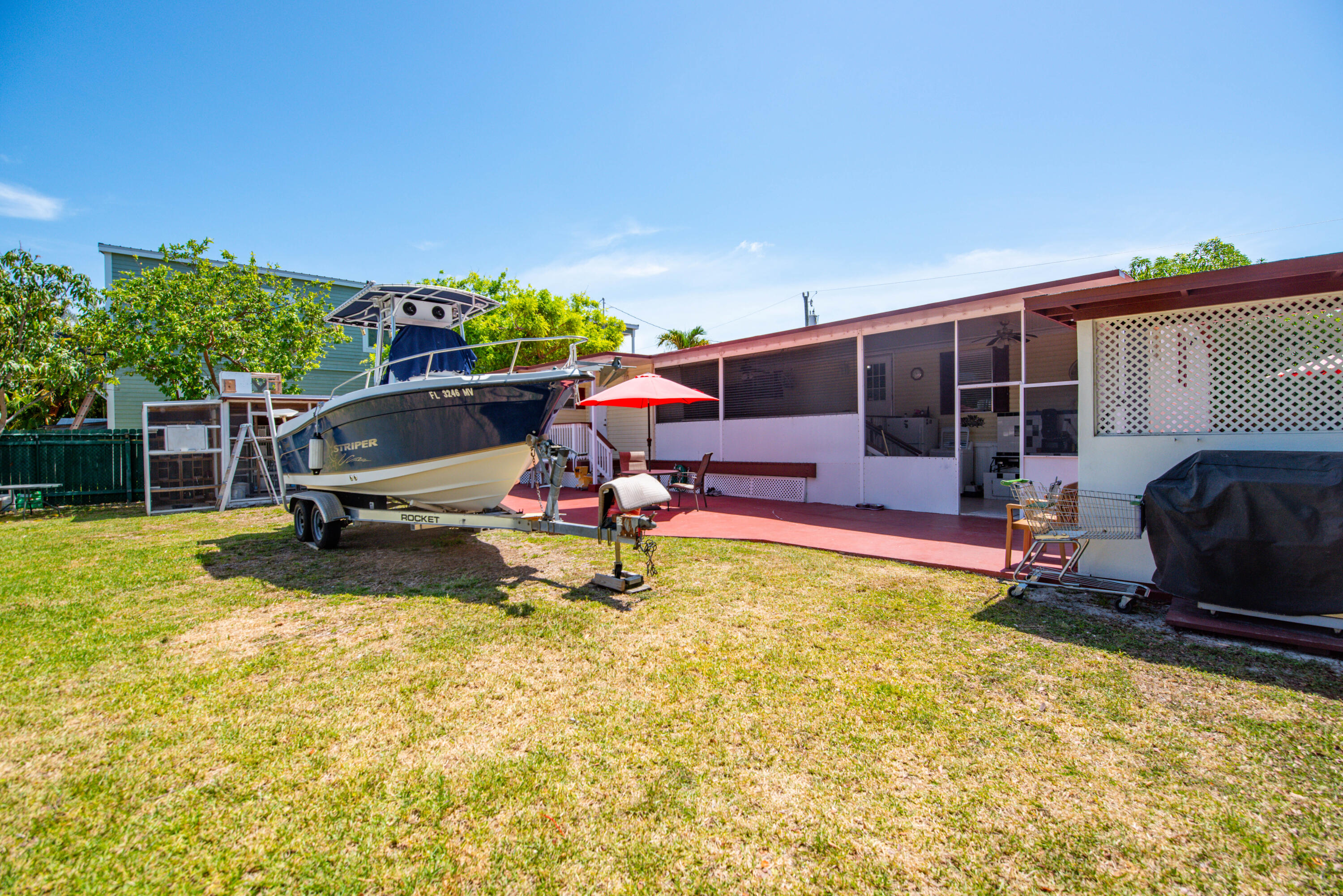 6460 Sunshine Street Property Photo 3