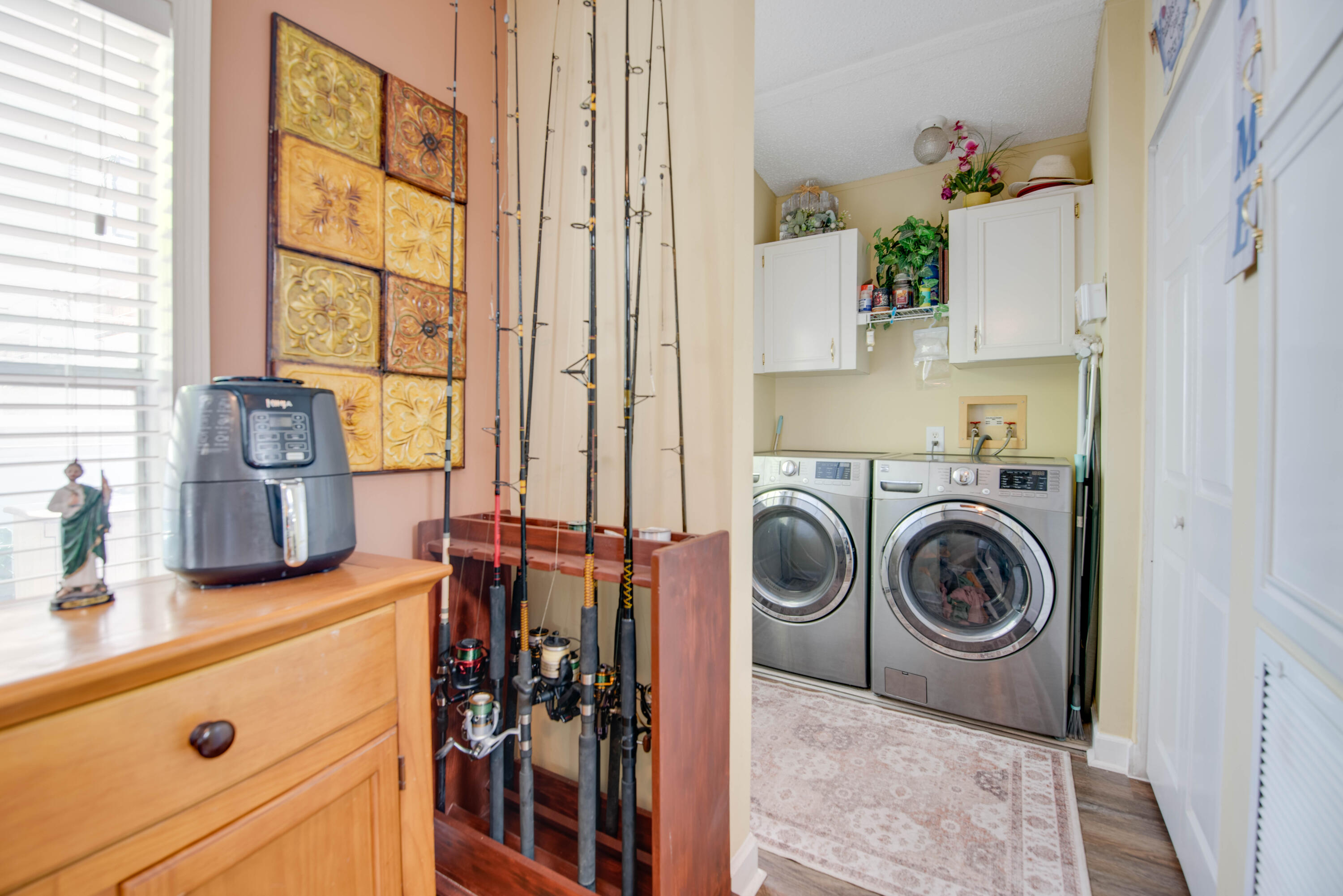 6460 Sunshine Street Property Photo 10