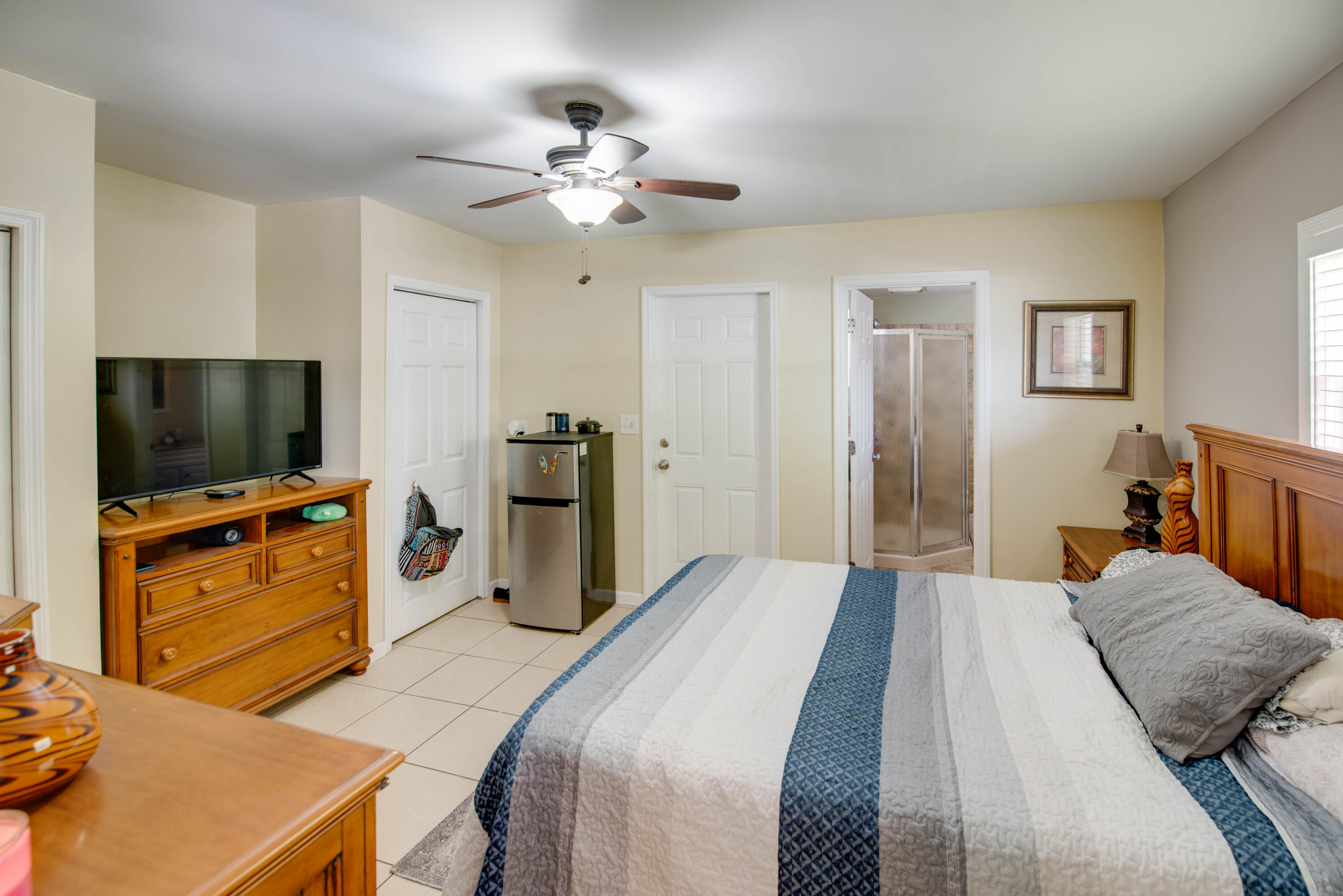 6460 Sunshine Street Property Photo 11