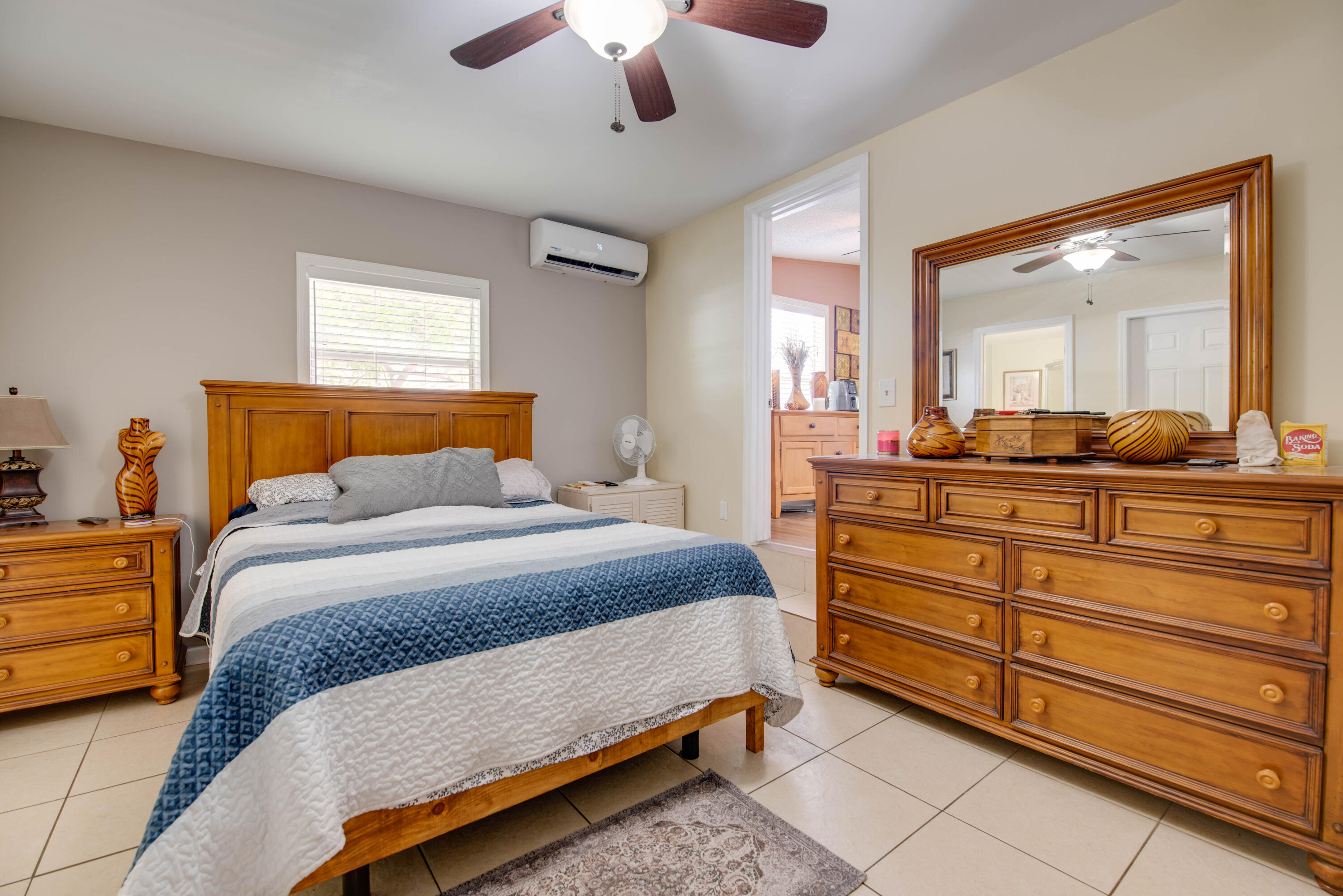 6460 Sunshine Street Property Photo 12
