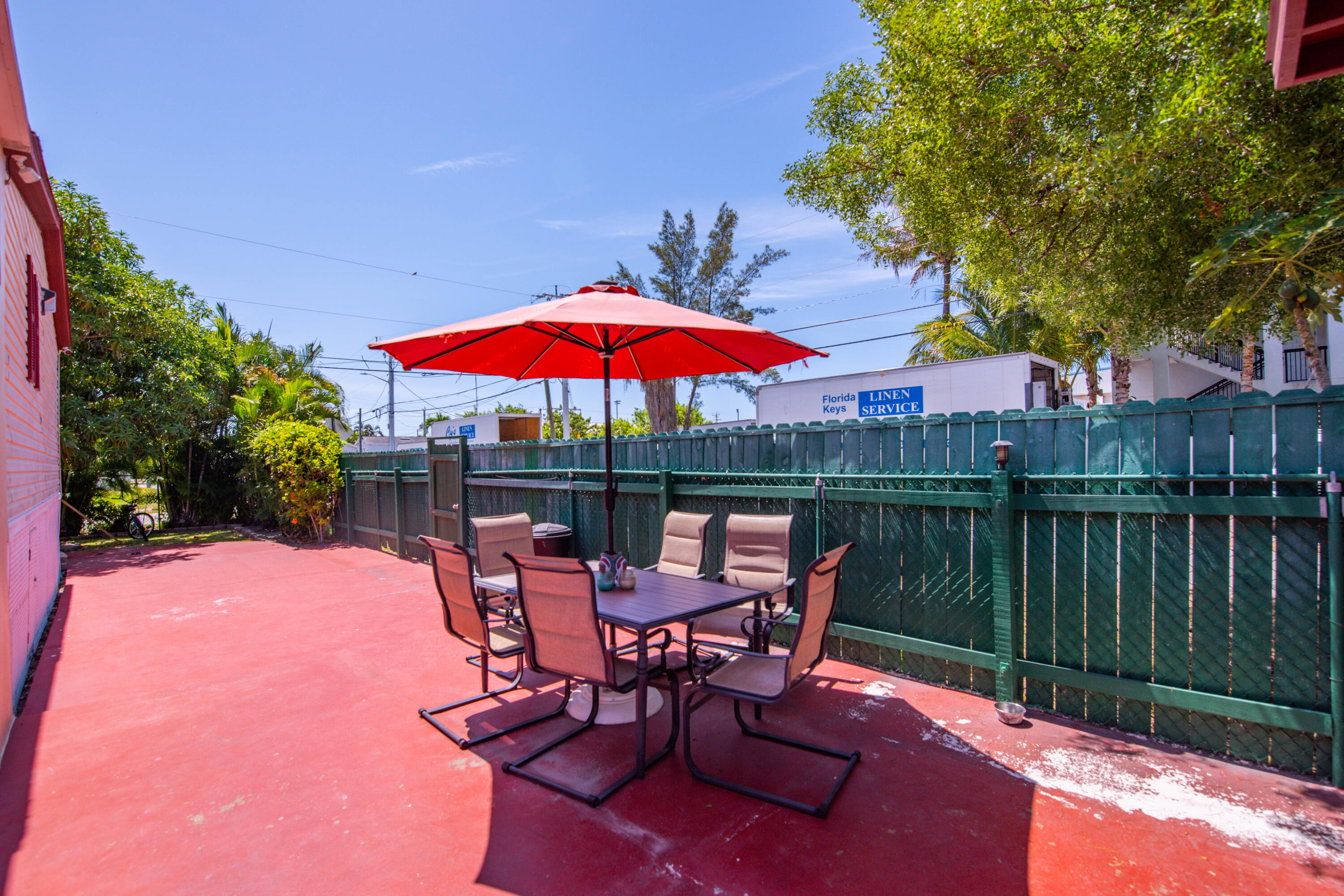 6460 Sunshine Street Property Photo 23