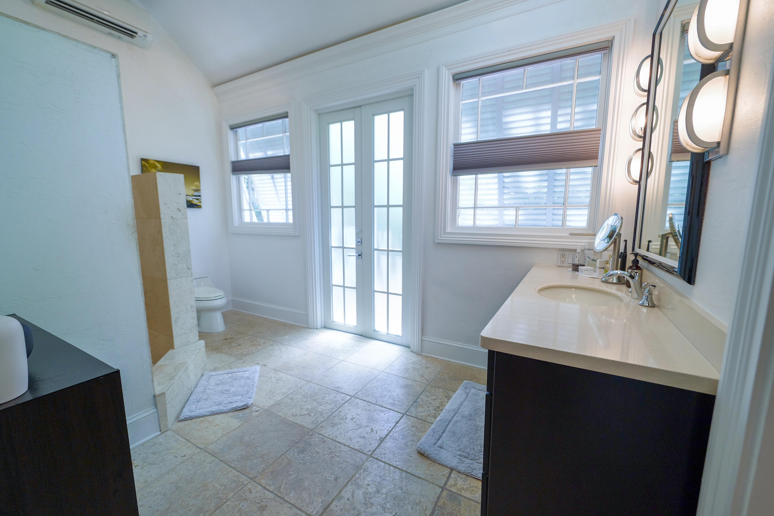 1414 Angela Street Property Photo 21