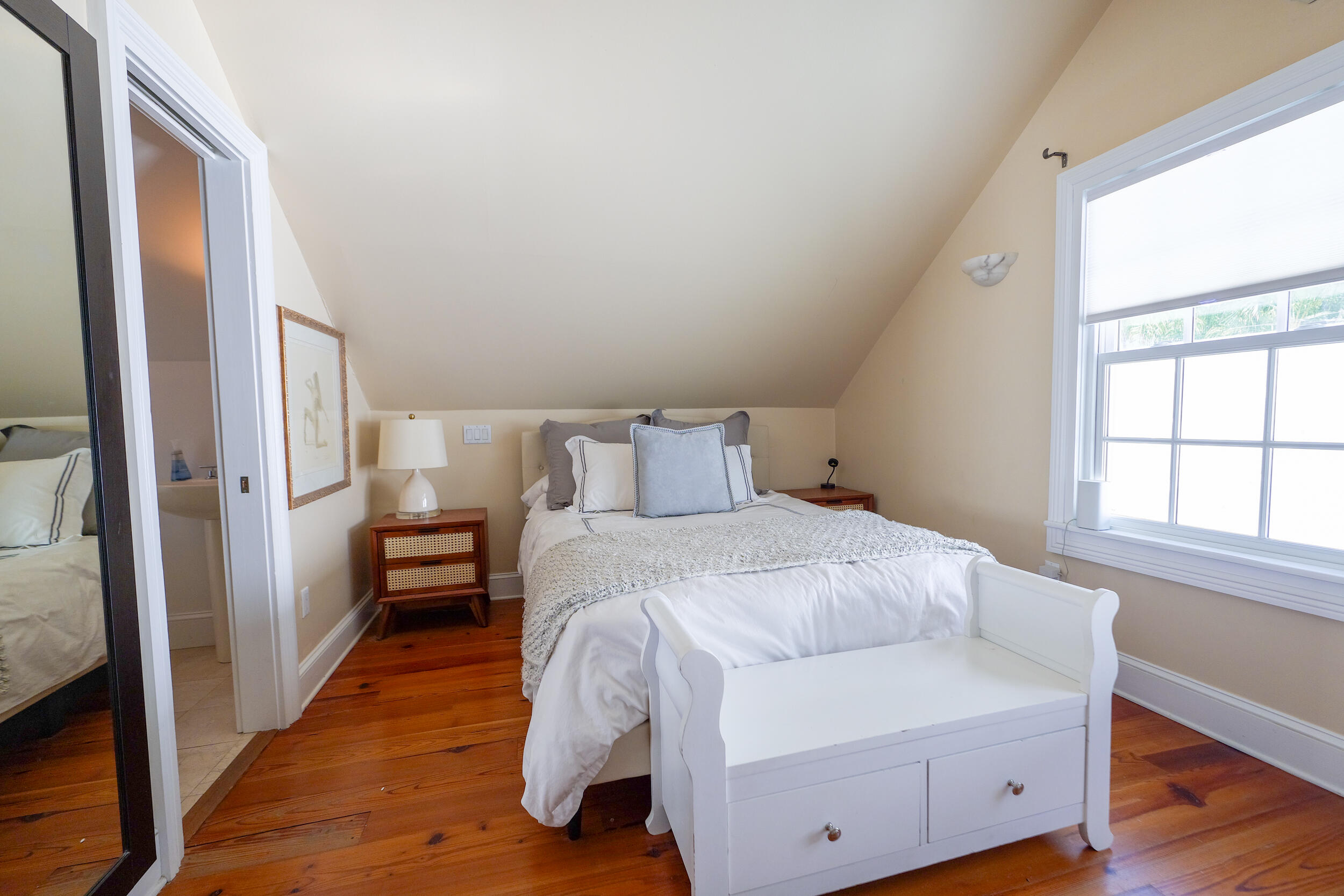 1414 Angela Street Property Photo 33