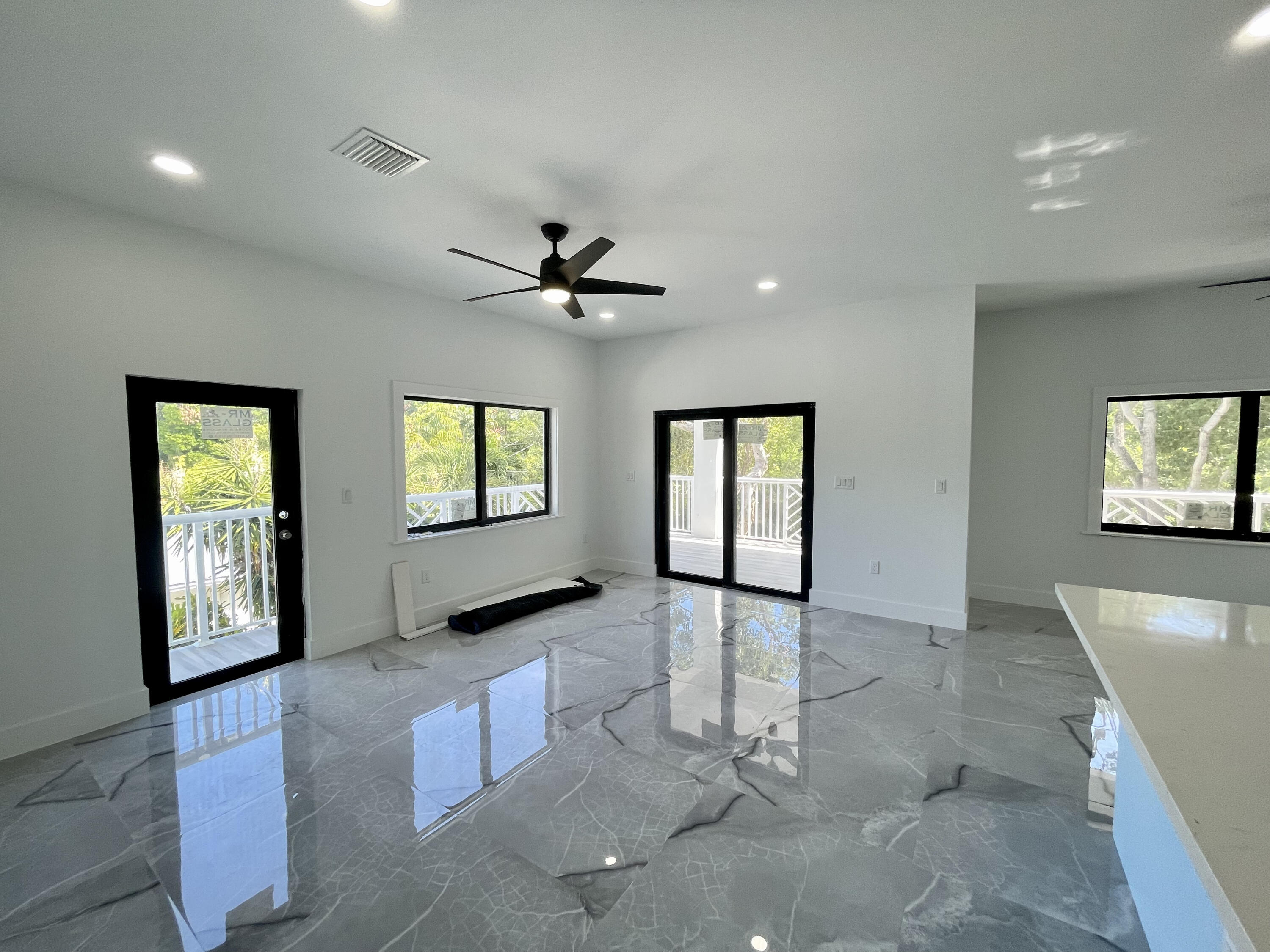 118 Harry Harris Drive Property Photo 10