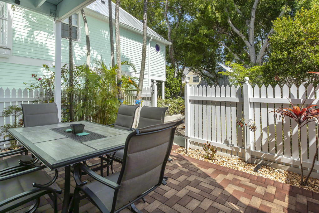 212 Southard Street Property Photo 13