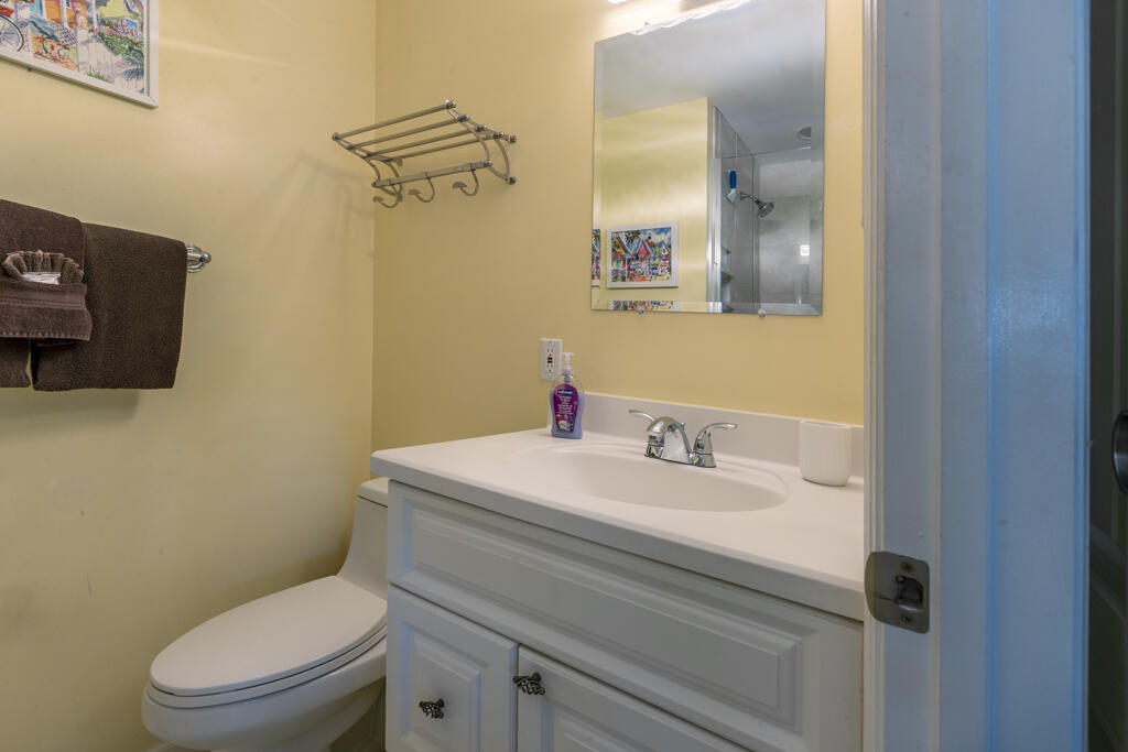 212 Southard Street Property Photo 22