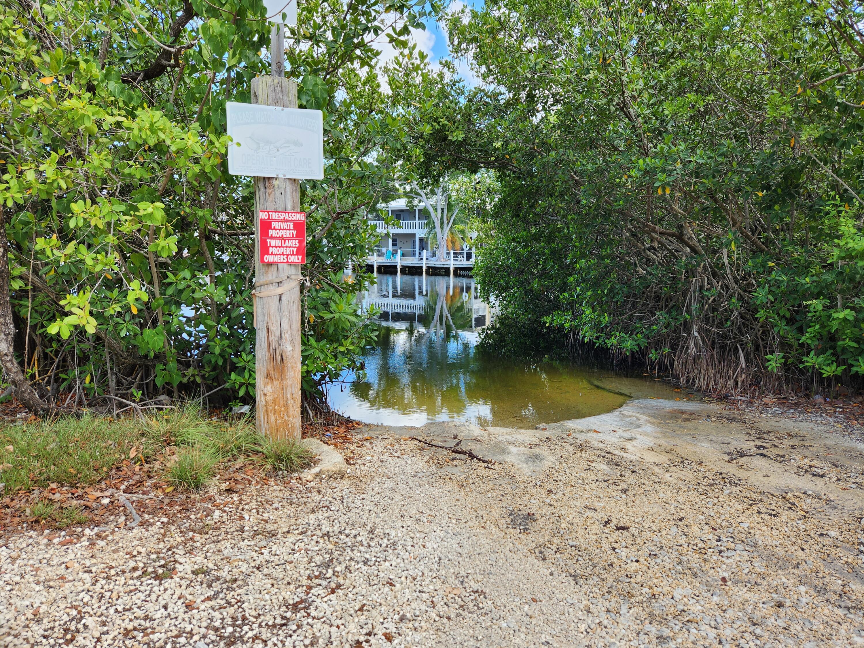 695 N Lake Drive Property Photo 10