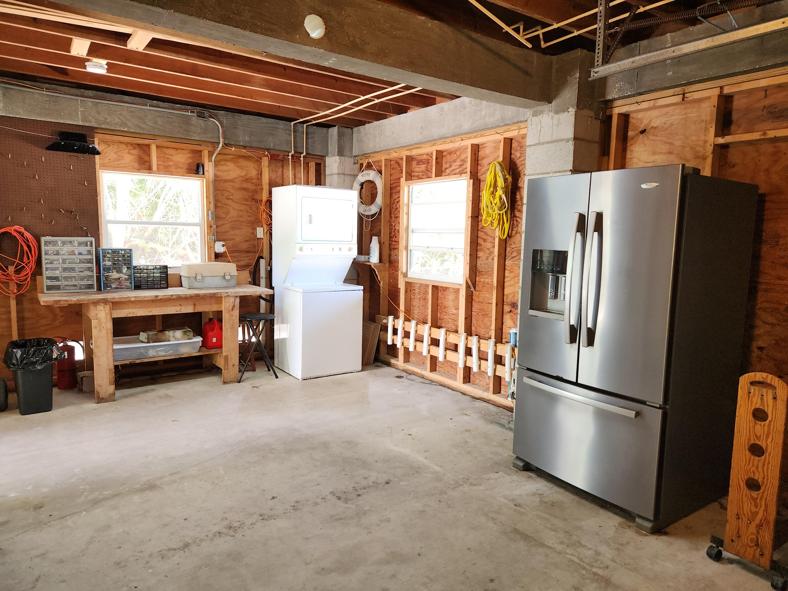 695 N Lake Drive Property Photo 40