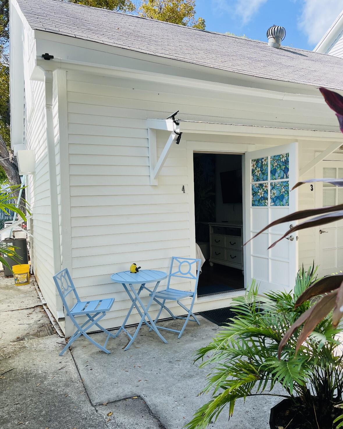 1122 Simonton Street Property Photo 3