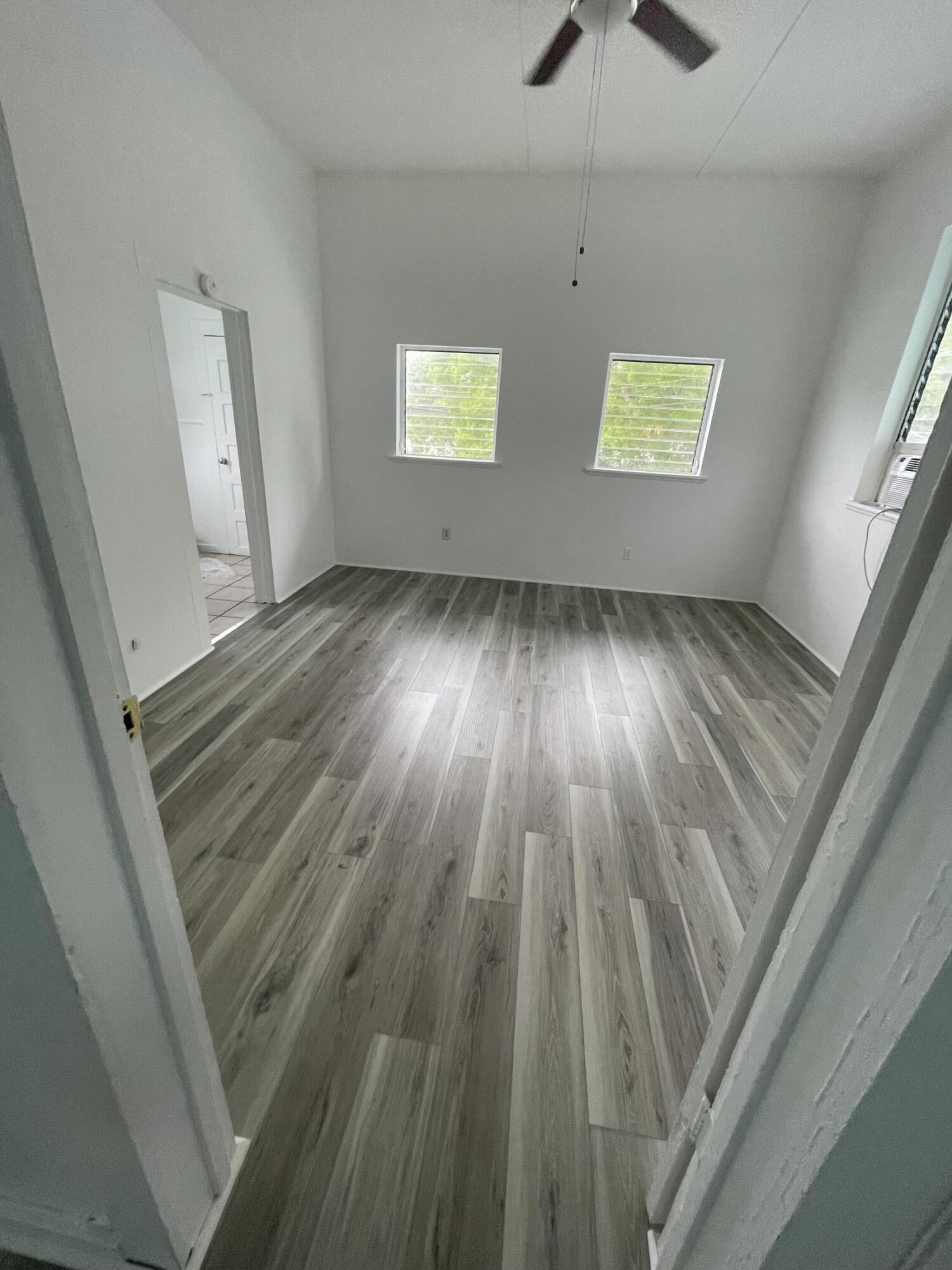 1122 Simonton Street Property Photo 7