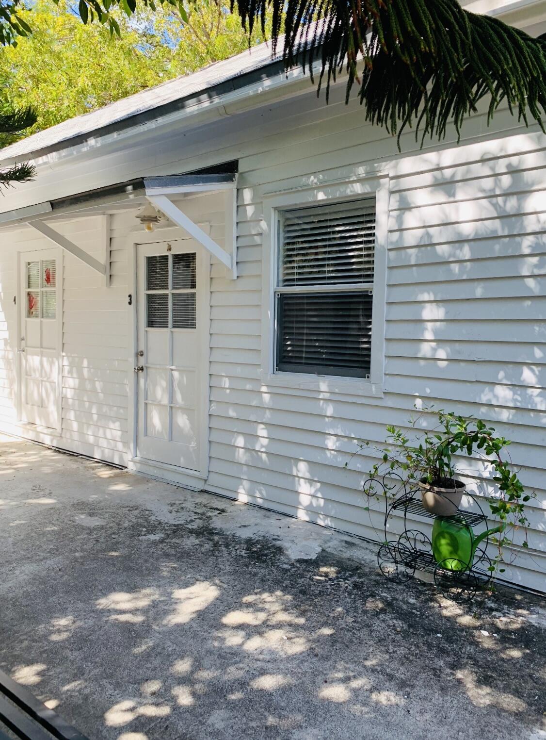 1122 Simonton Street Property Photo 10