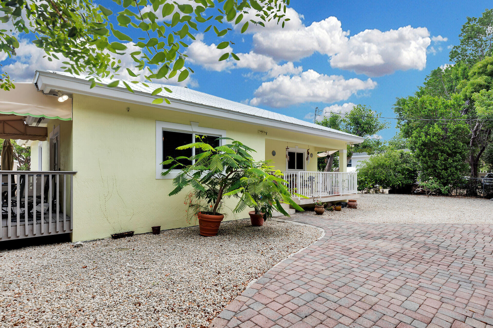 1 Sunset Road Property Photo 4