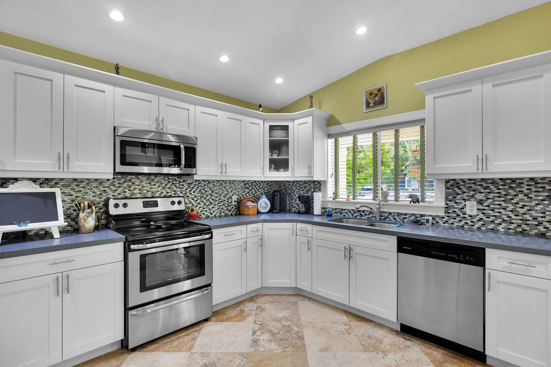 1 Sunset Road Property Photo 10
