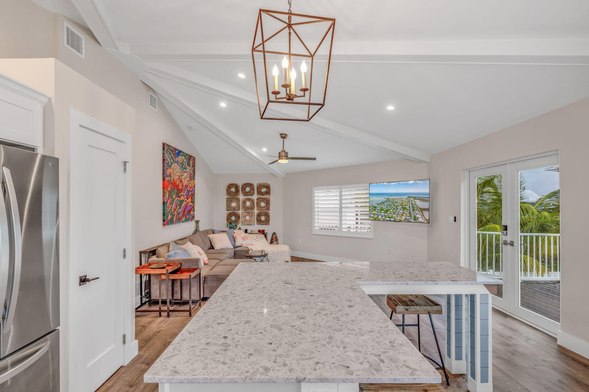 273 Indies Road Property Photo 3