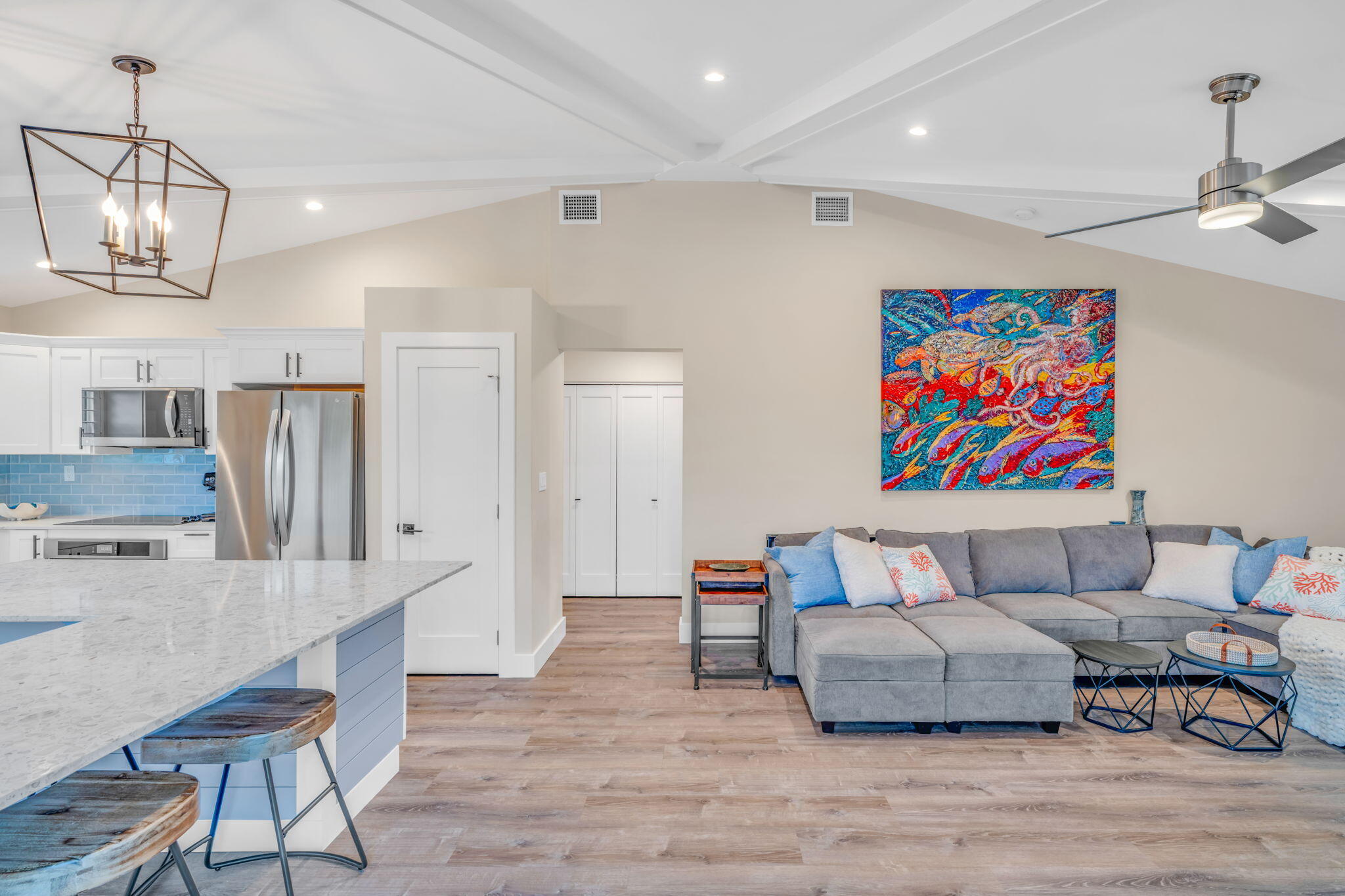 273 Indies Road Property Photo 4