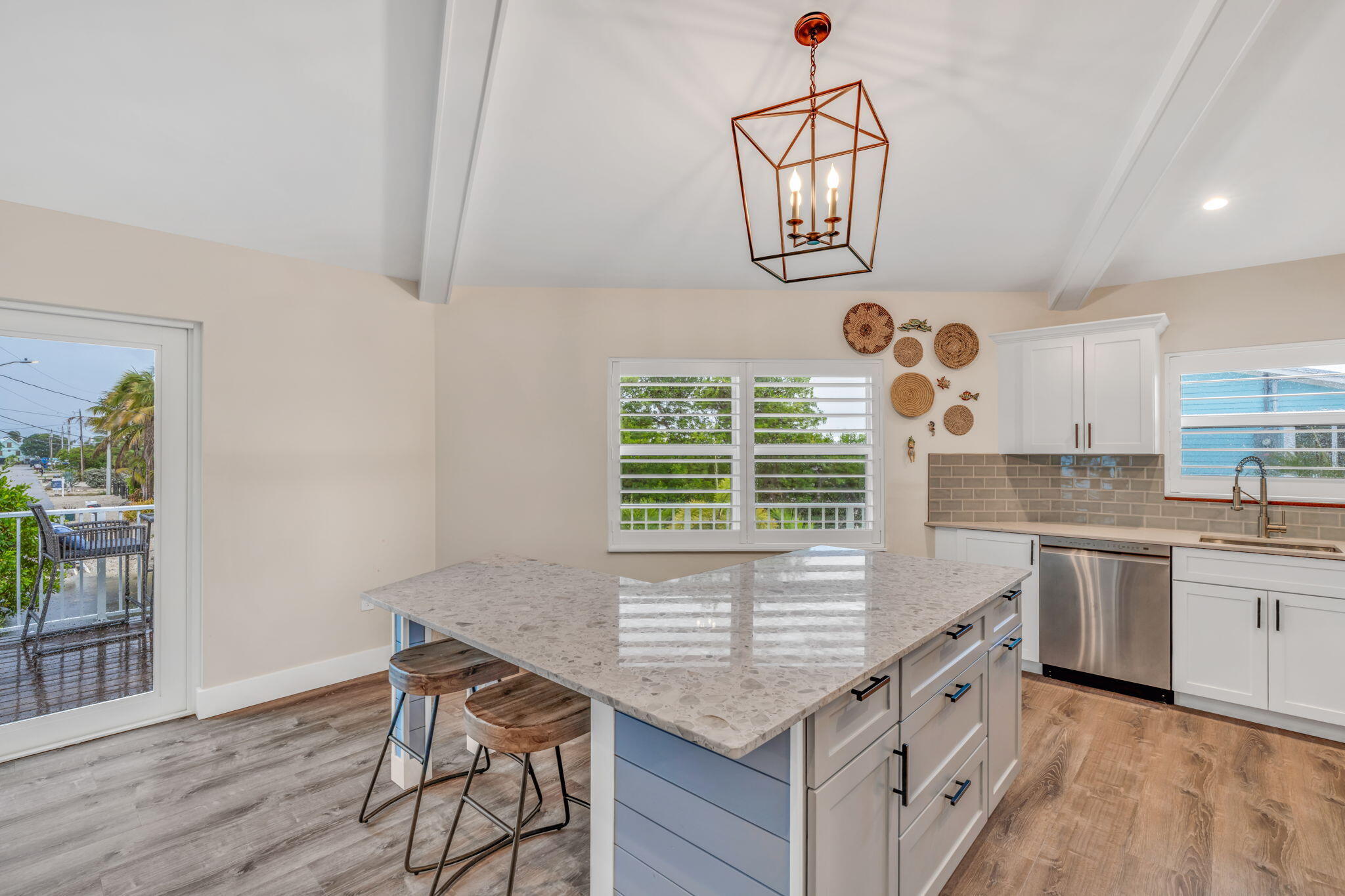273 Indies Road Property Photo 5