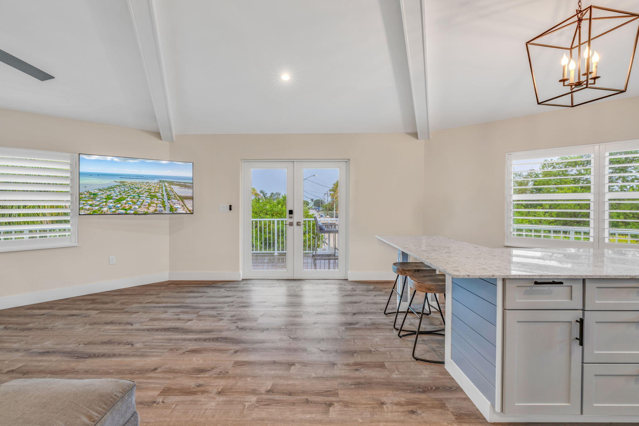 273 Indies Road Property Photo 7