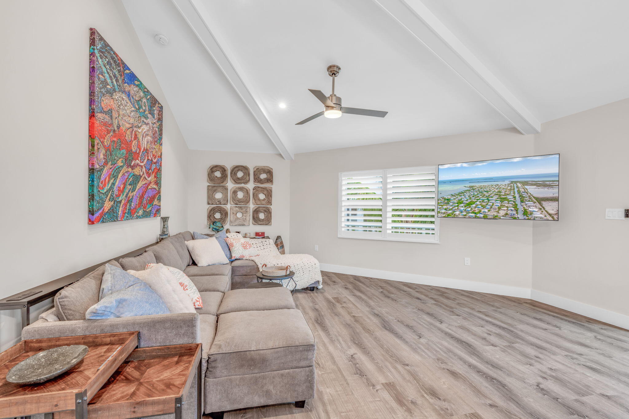 273 Indies Road Property Photo 8