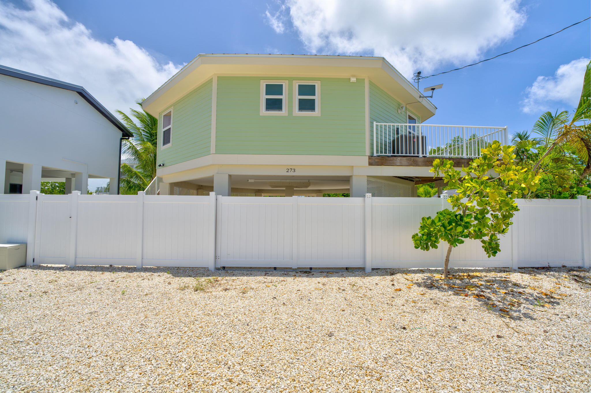 273 Indies Road Property Photo 28