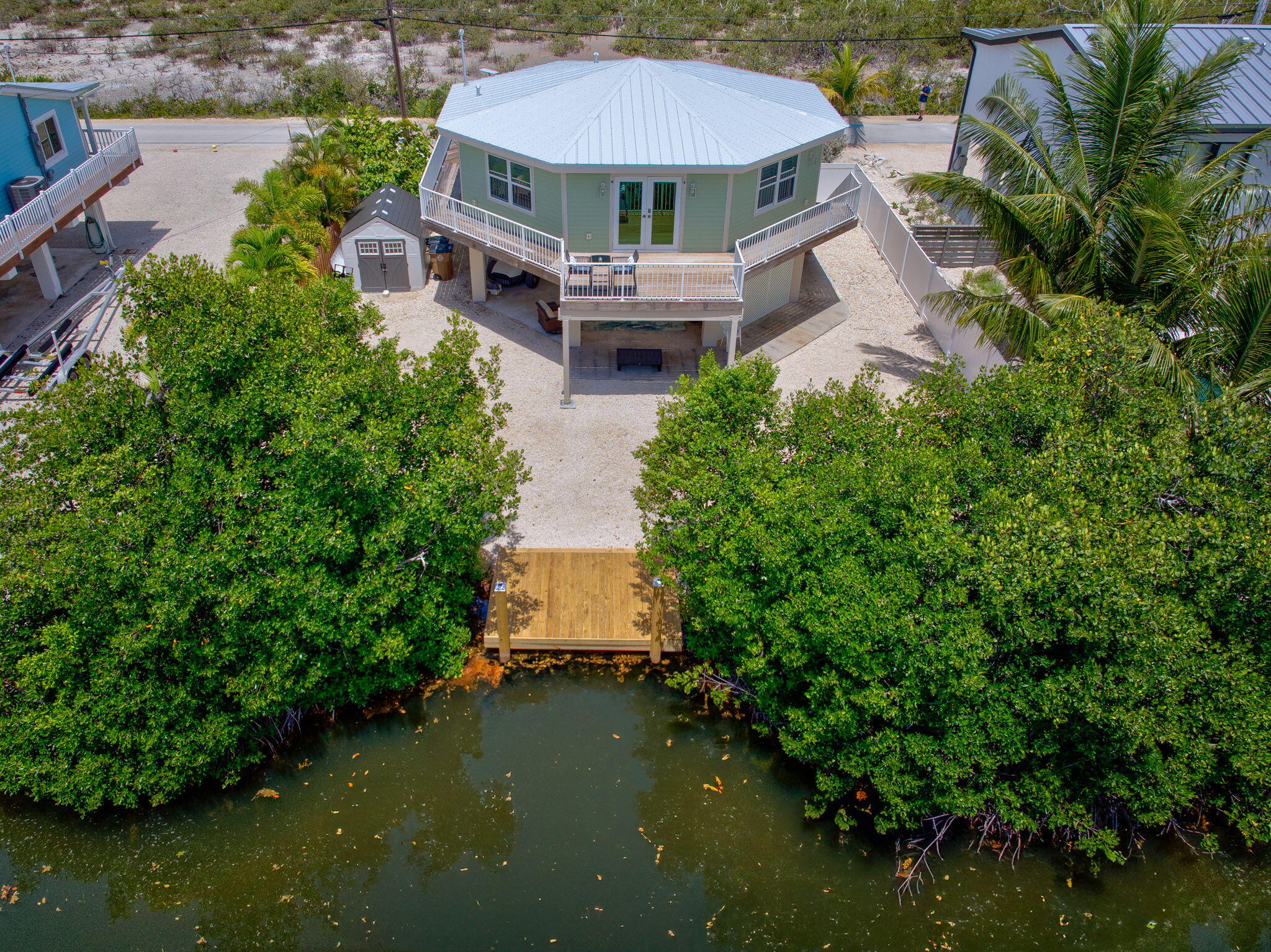 273 Indies Road Property Photo 35