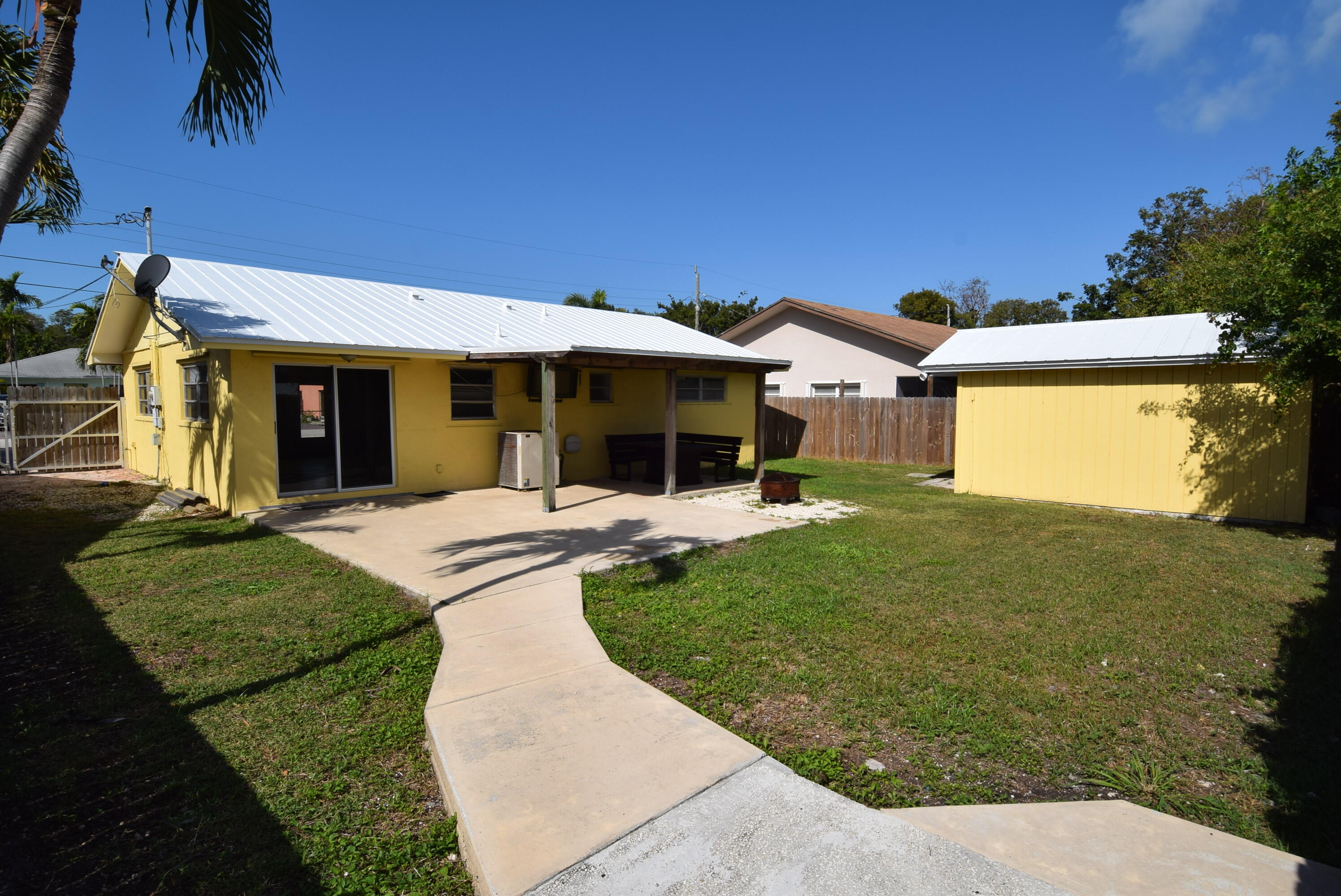104 1st Terrace Property Photo 2