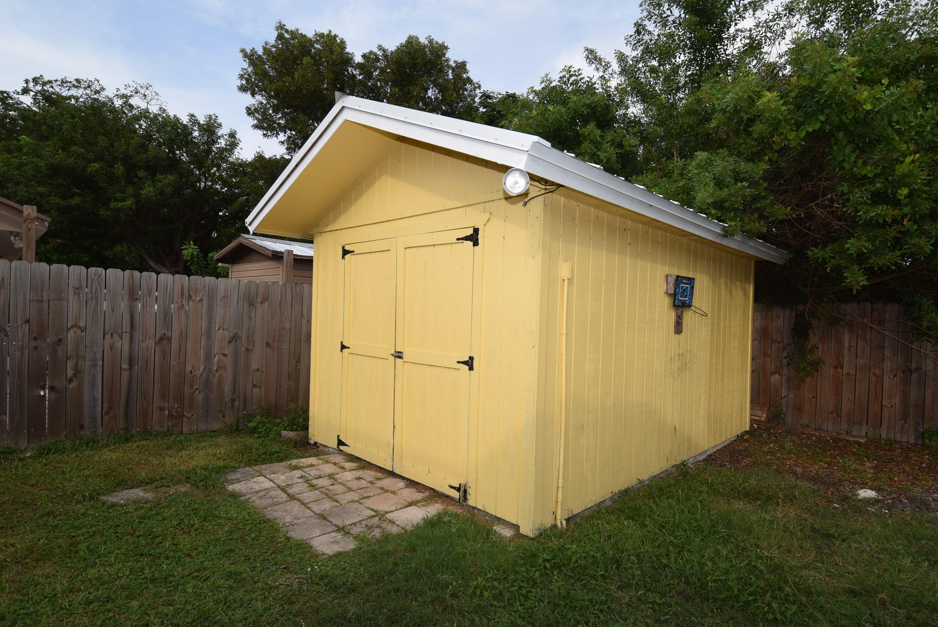 104 1st Terrace Property Photo 5