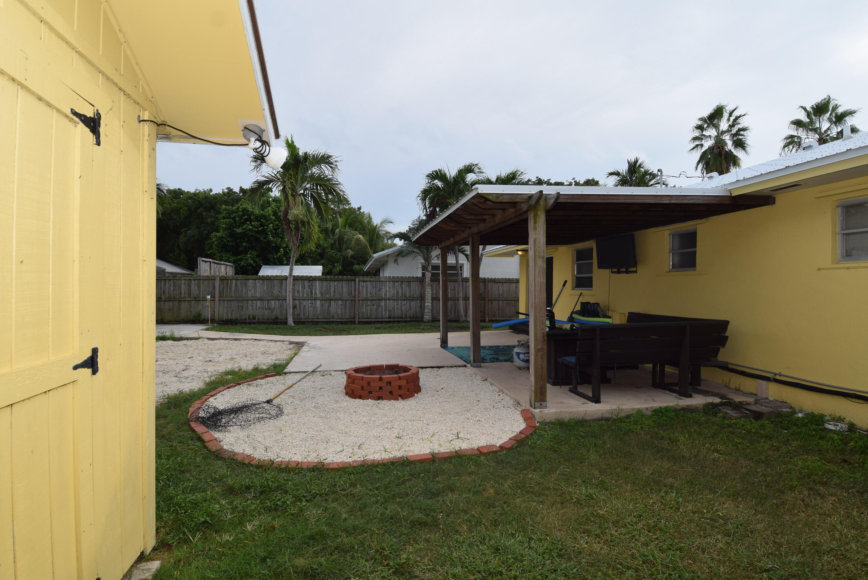 104 1st Terrace Property Photo 7