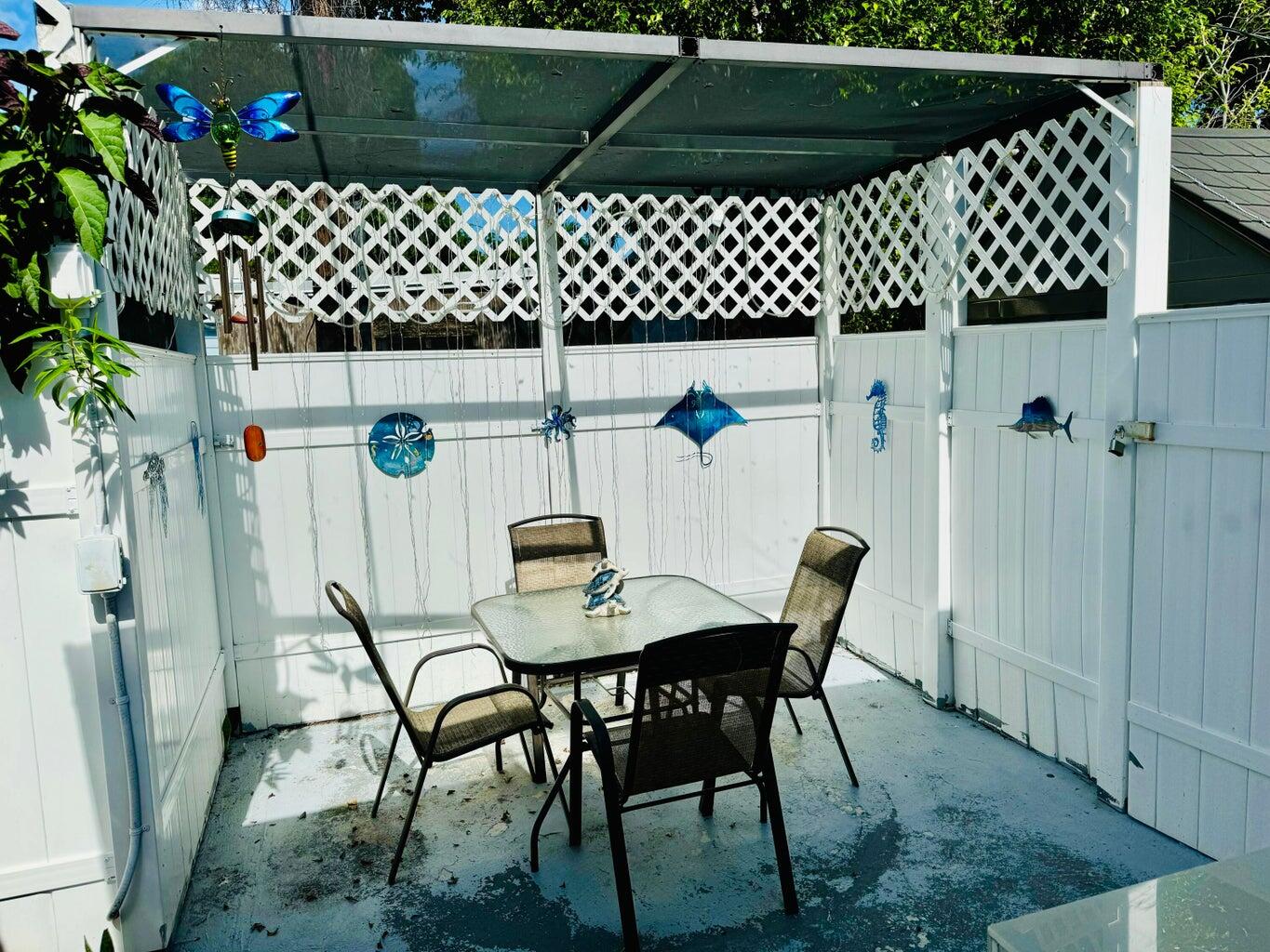 85 1st Court Property Photo 16