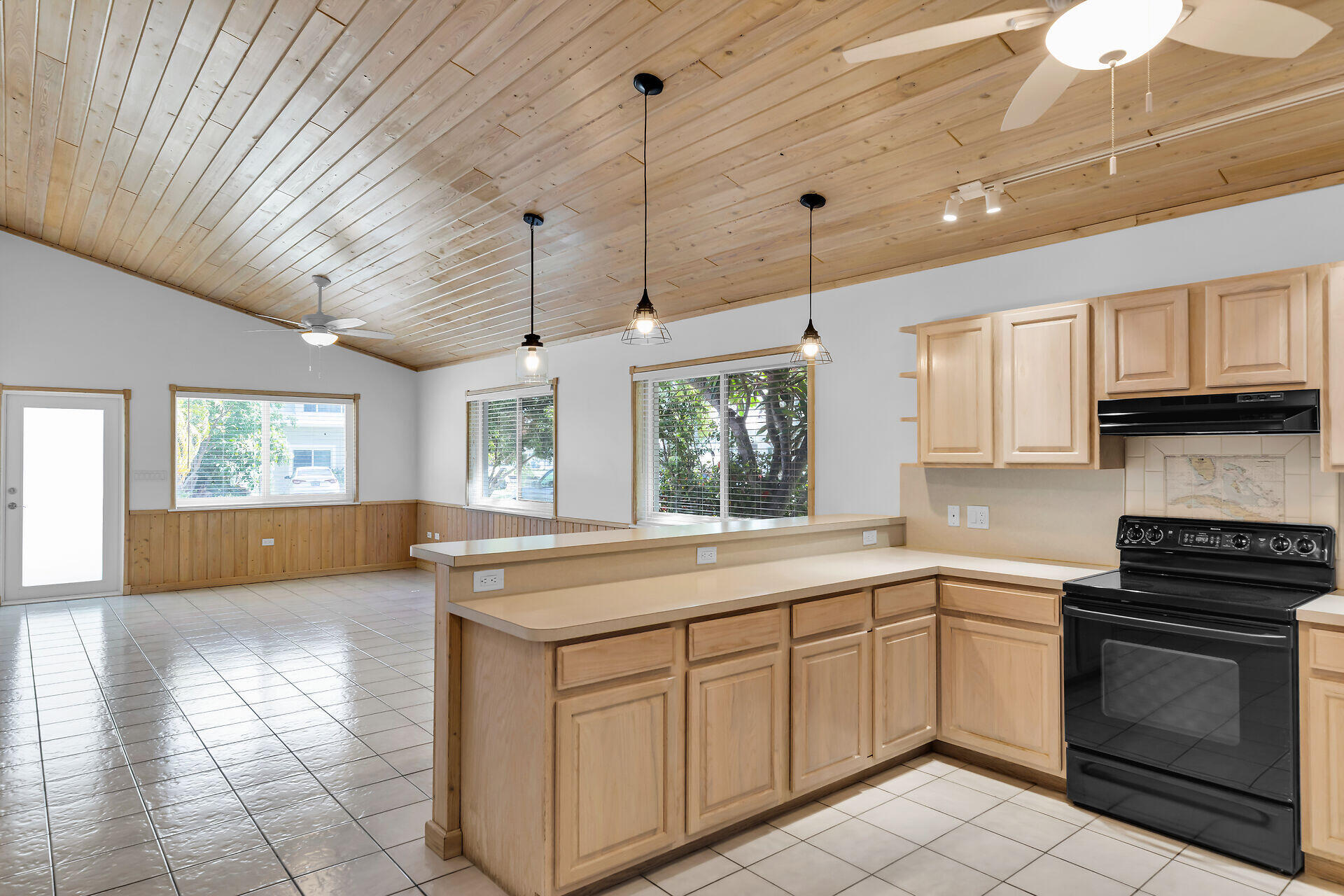 320 Sound Drive Property Photo 2