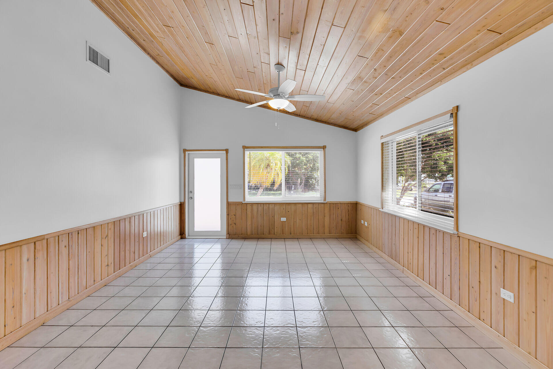 320 Sound Drive Property Photo 6