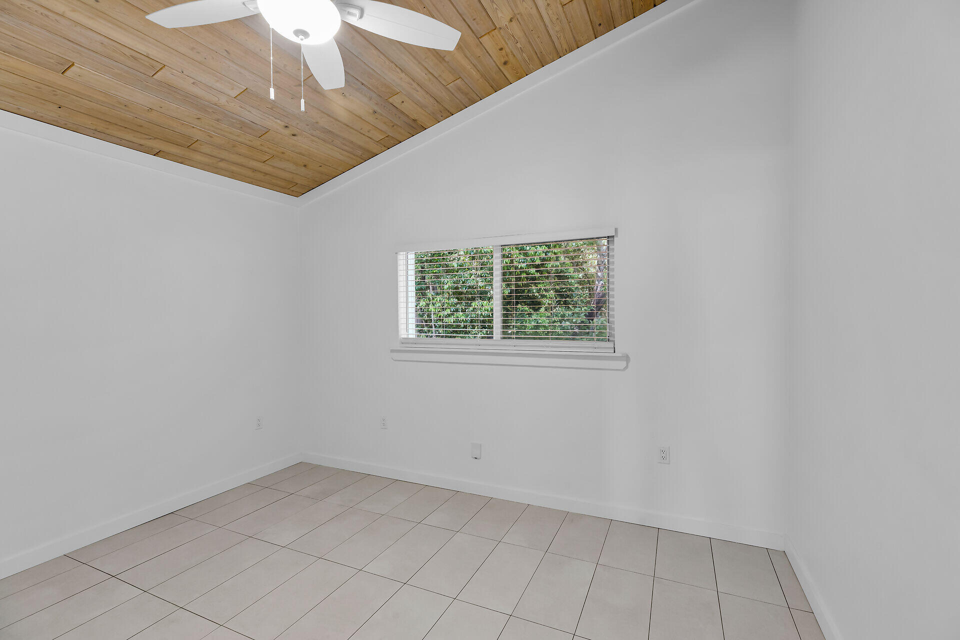 320 Sound Drive Property Photo 17