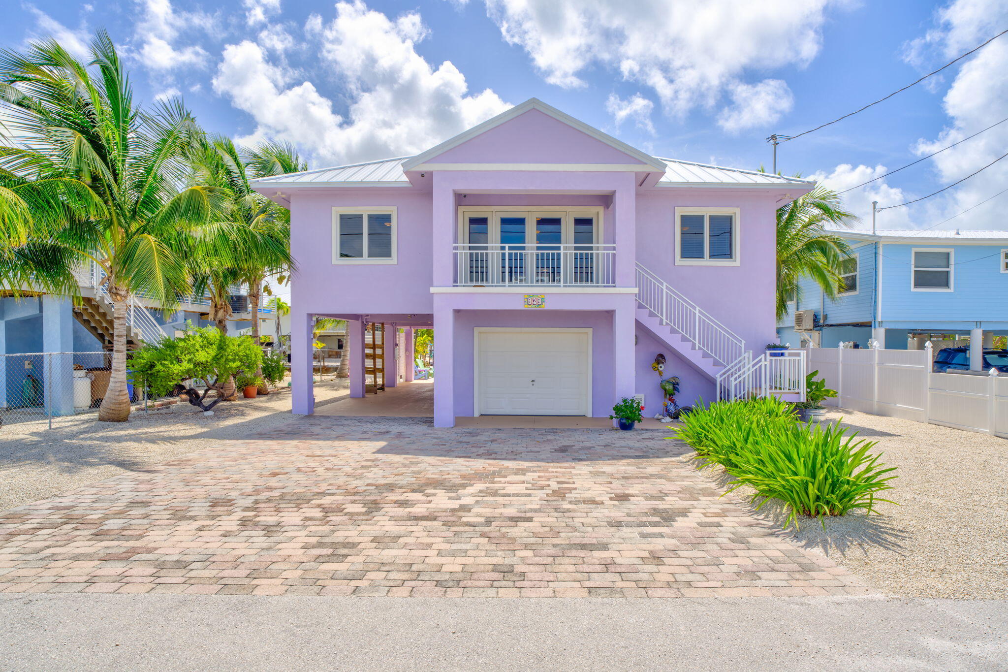 823 Indies Road Property Photo 2
