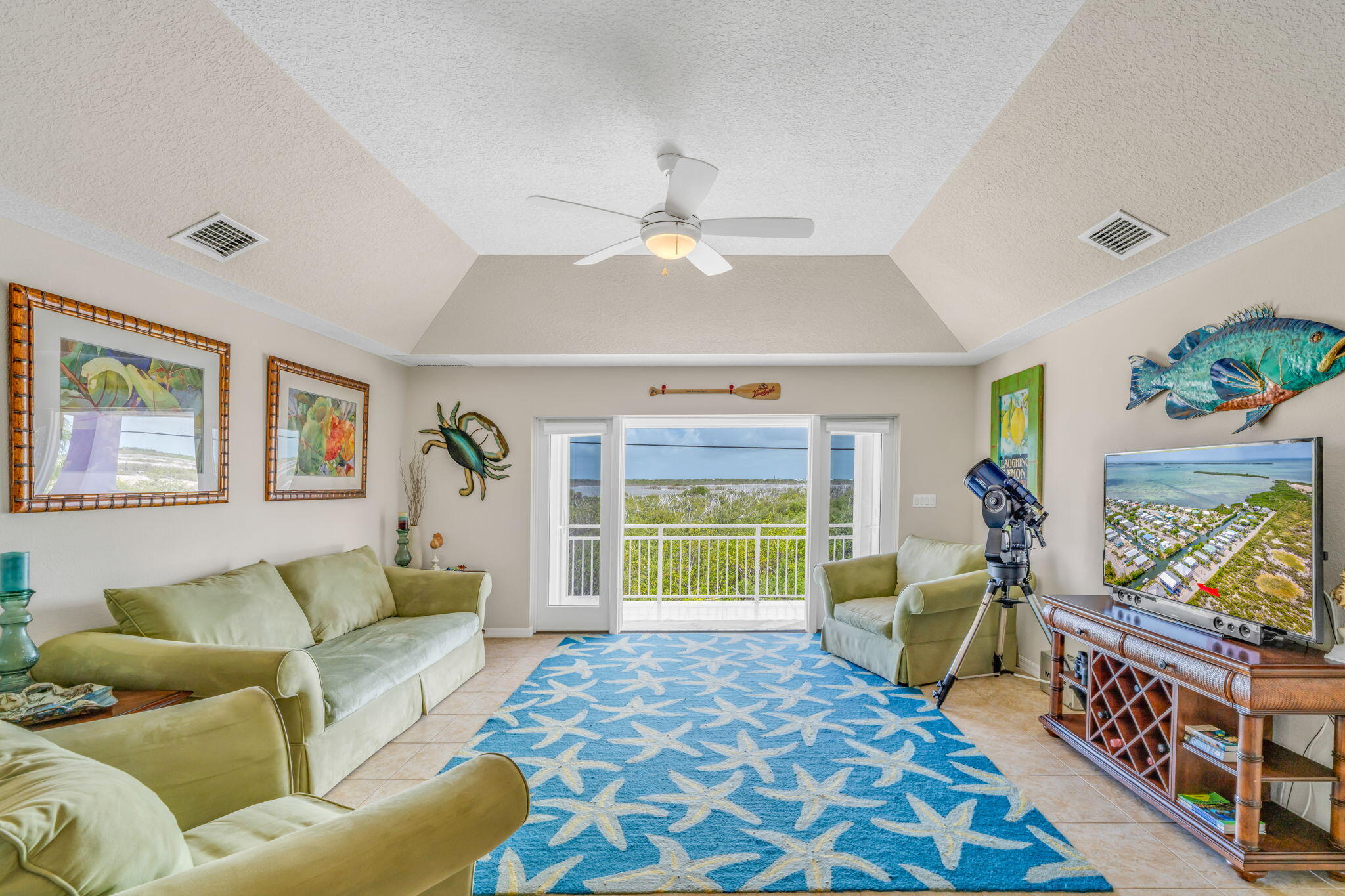 823 Indies Road Property Photo 8