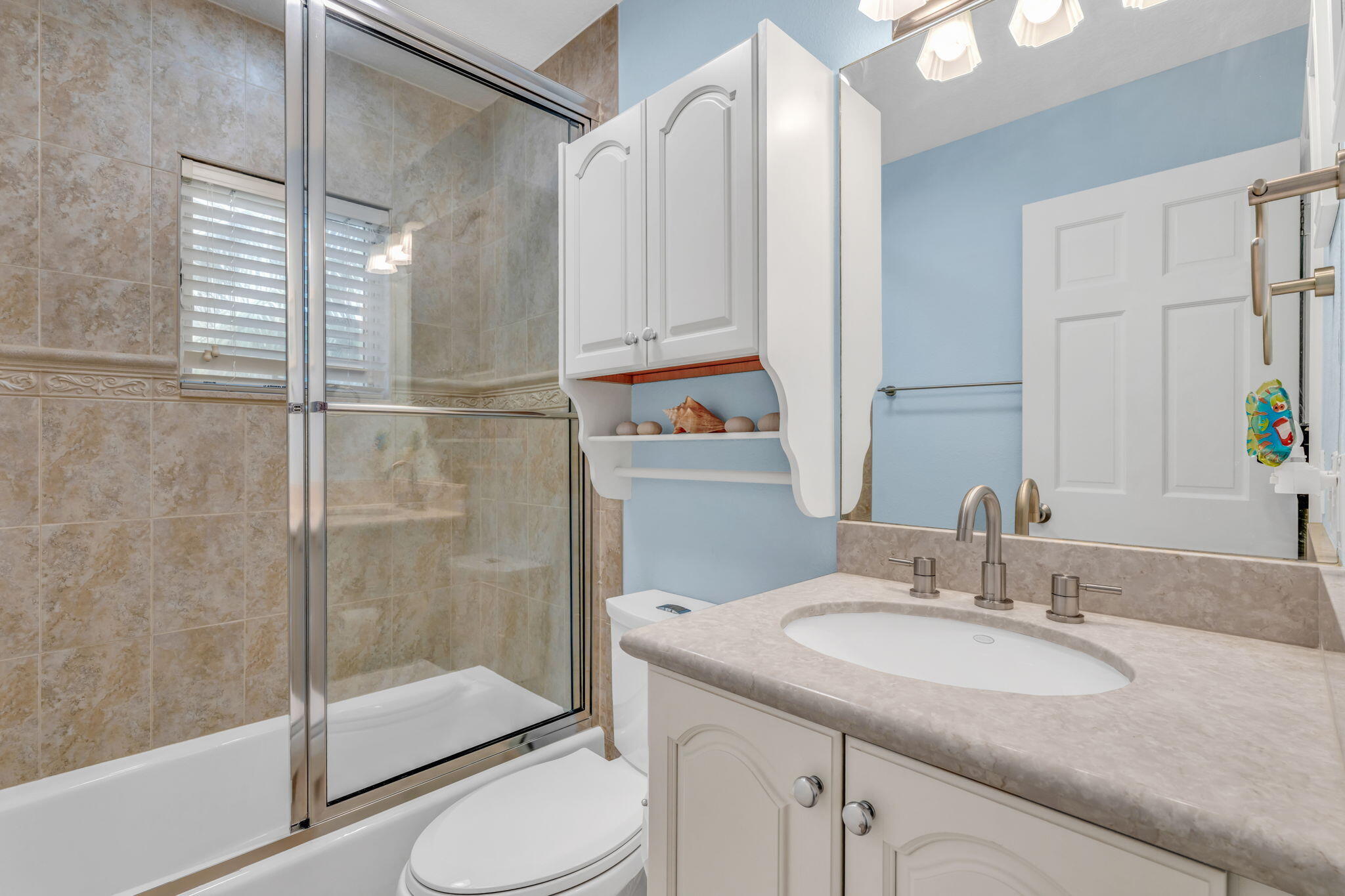 823 Indies Road Property Photo 25