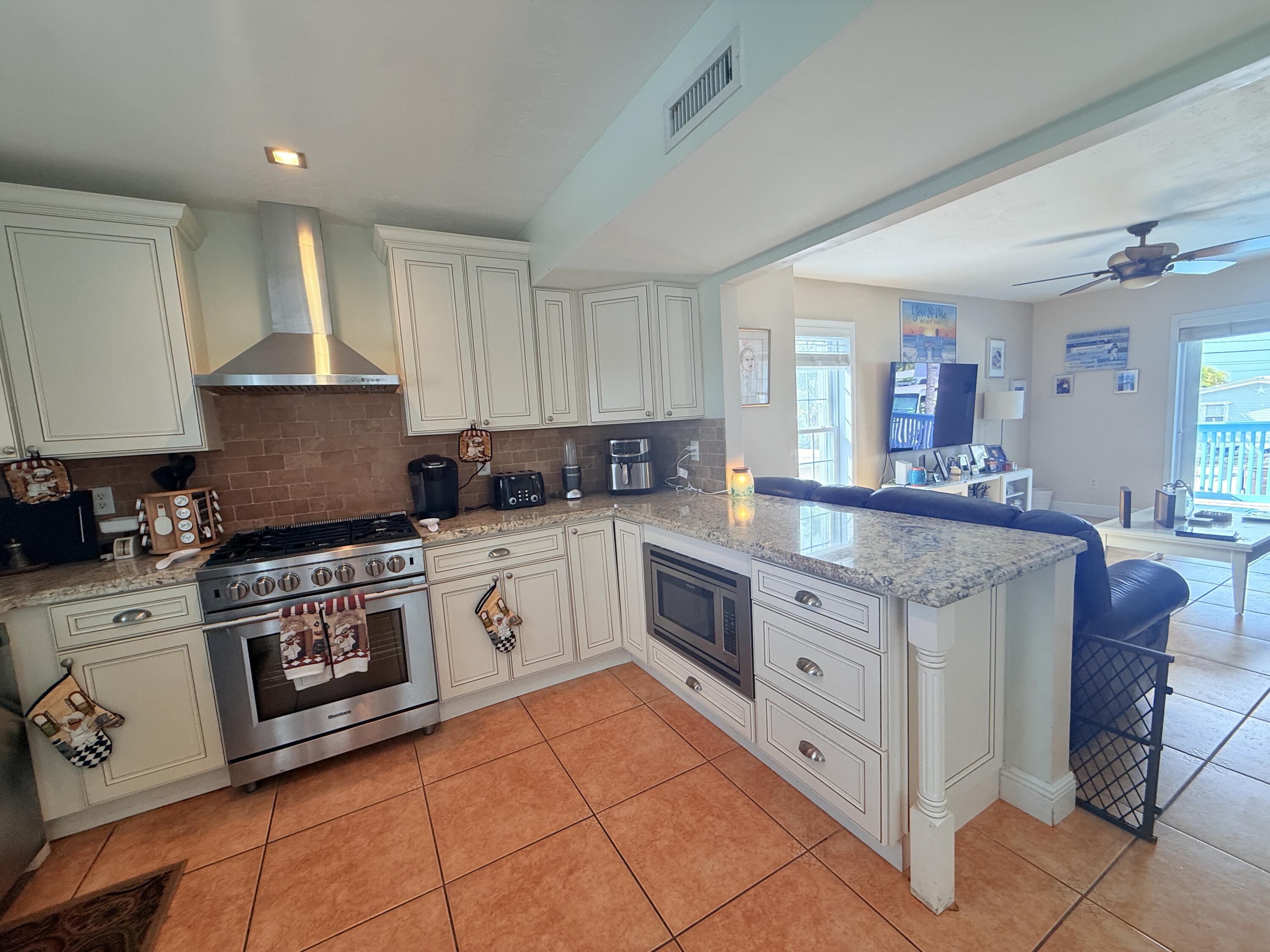 1313 Calder Road Property Photo 9
