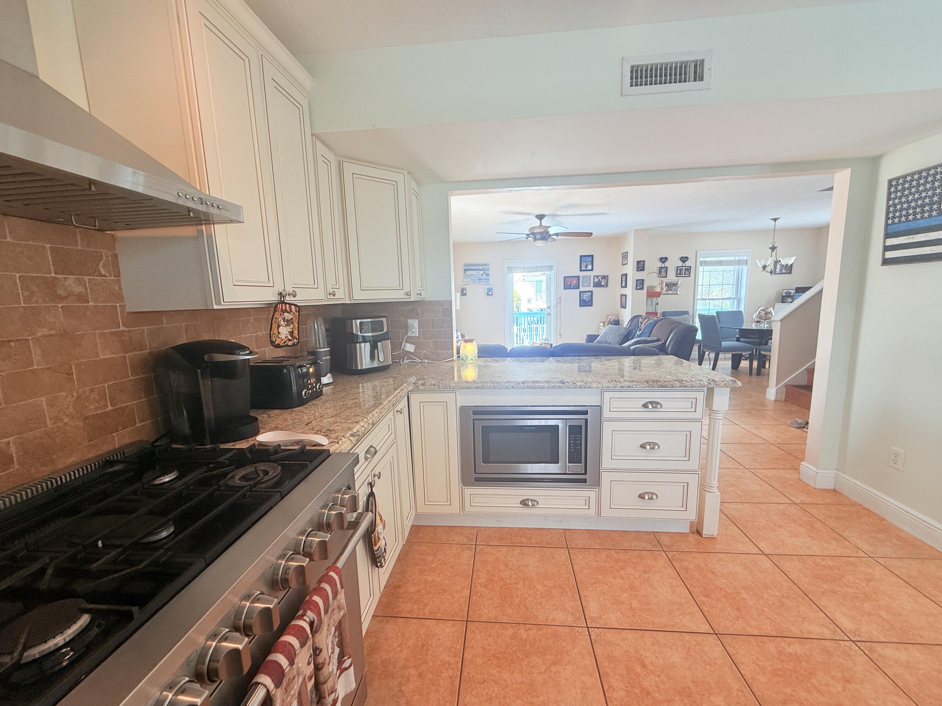 1313 Calder Road Property Photo 12