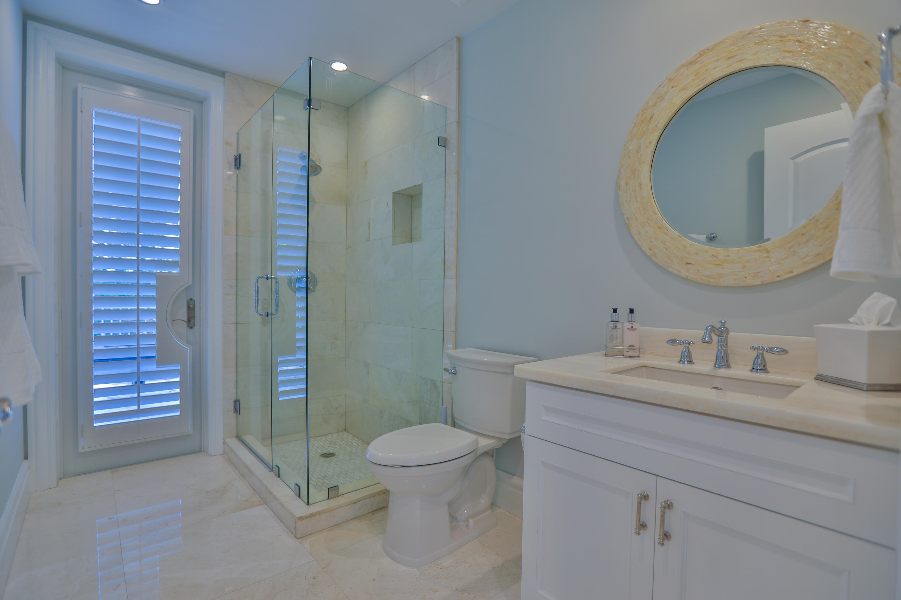 128 Leoni Drive Property Photo 8
