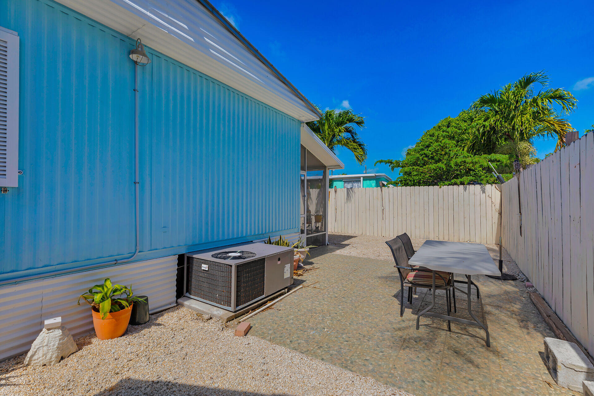 143 2nd Court Property Photo 32