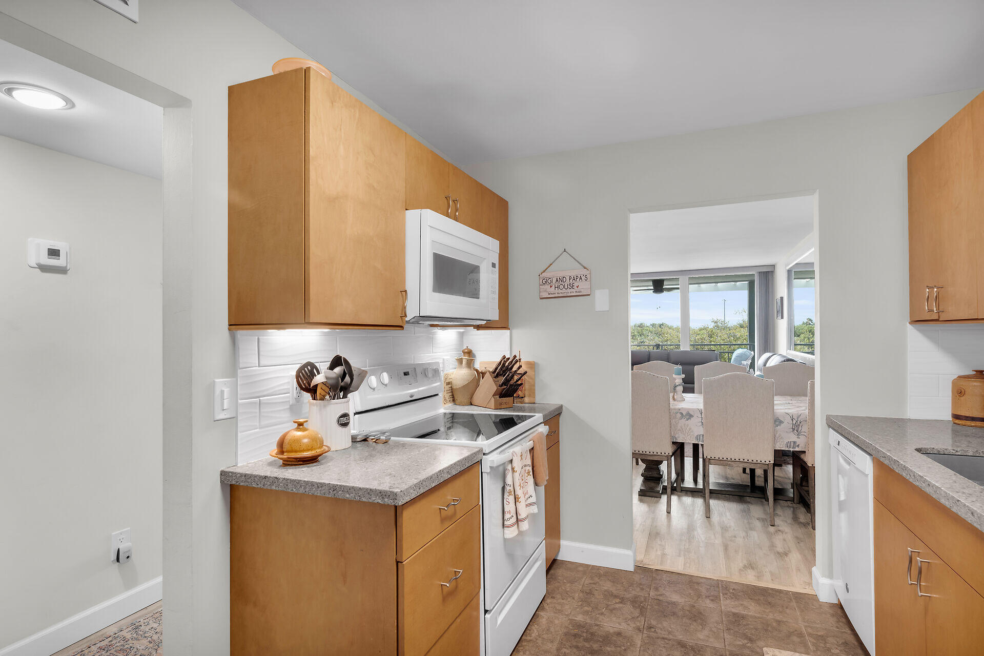1901 S Roosevelt Boulevard, 104n Property Photo 6