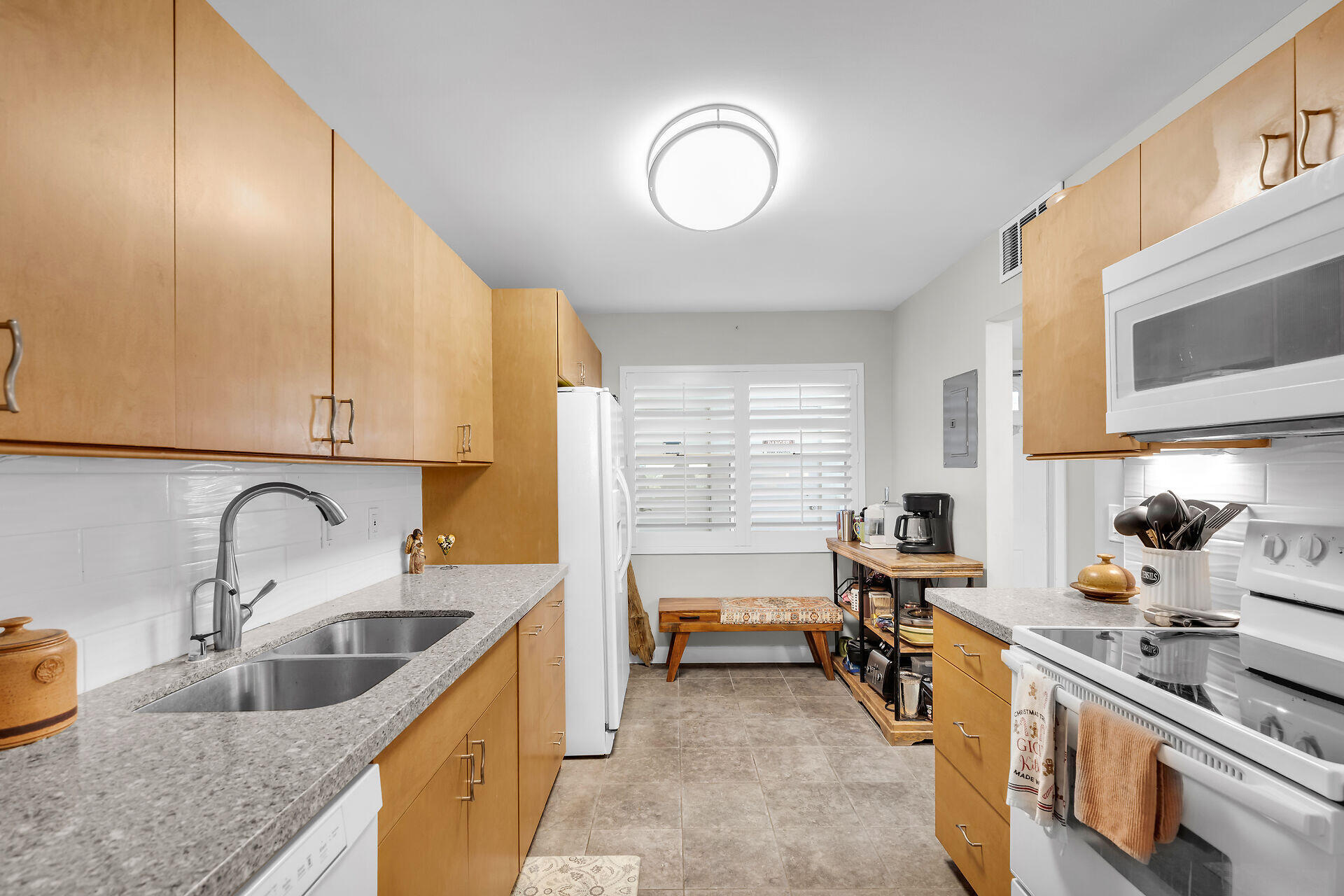 1901 S Roosevelt Boulevard, 104n Property Photo 8