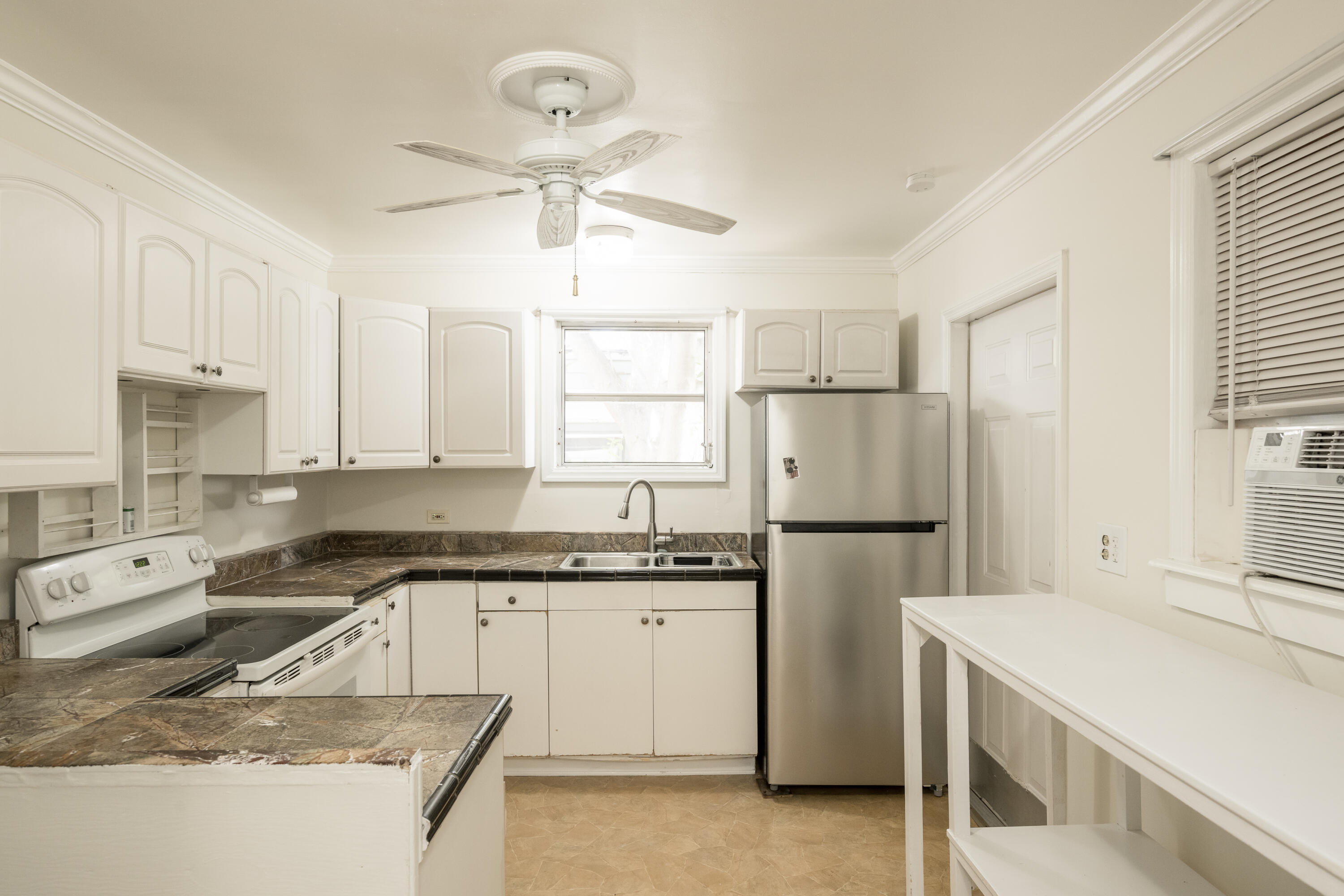 815 Eaton Street Property Photo 5