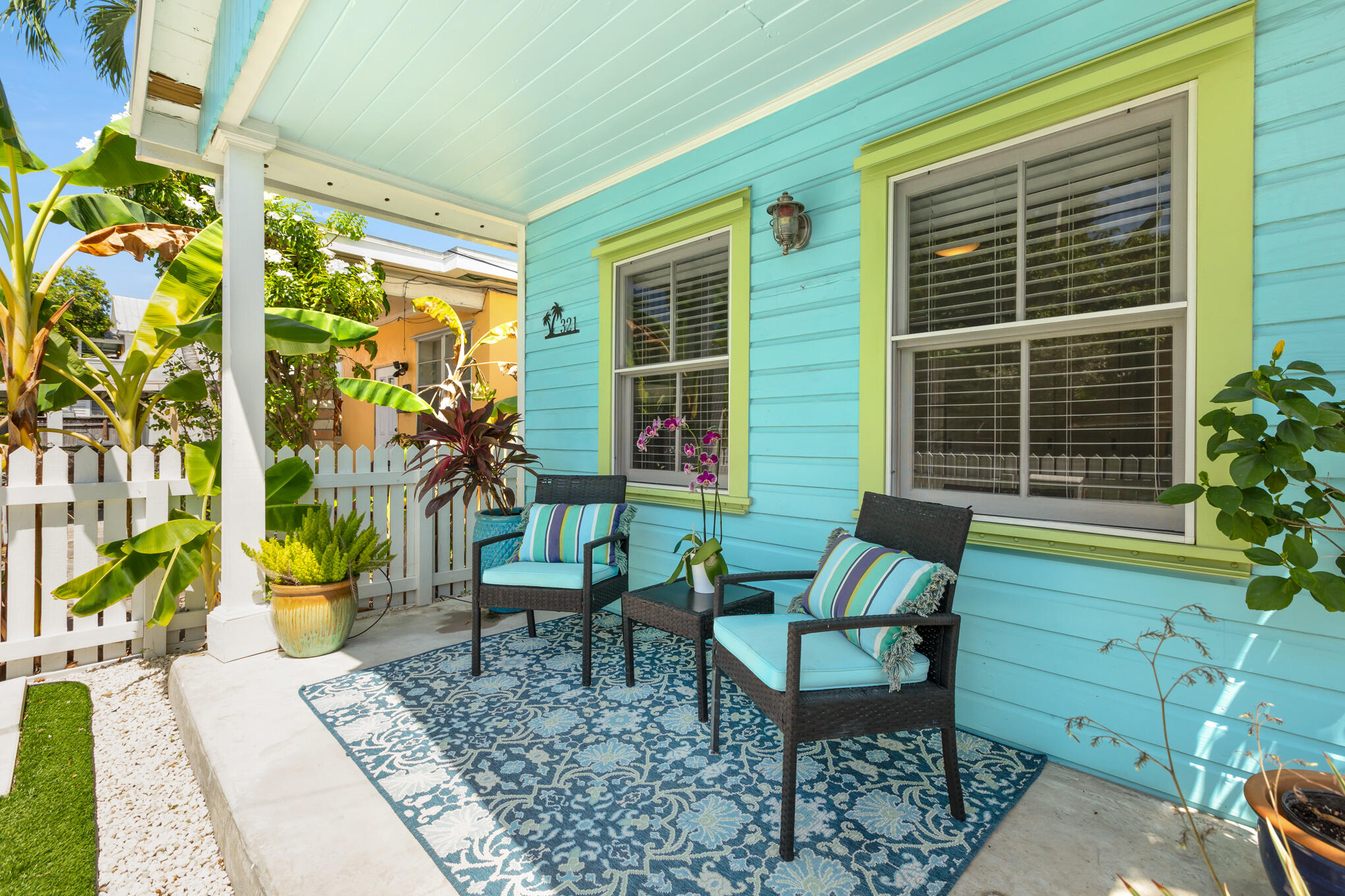 321 Julia Street Property Photo 4