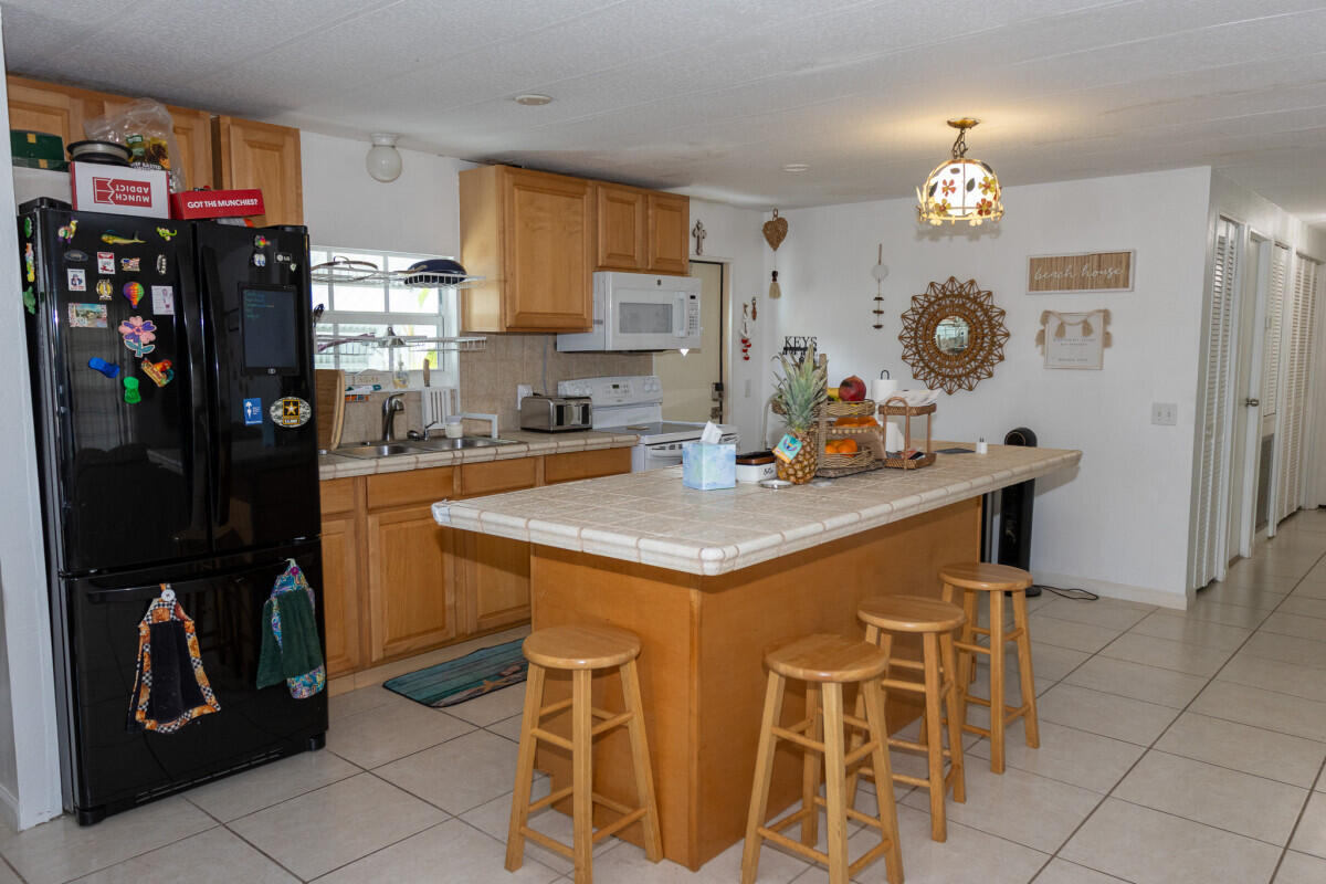 118 Burgundy Drive Property Photo 7
