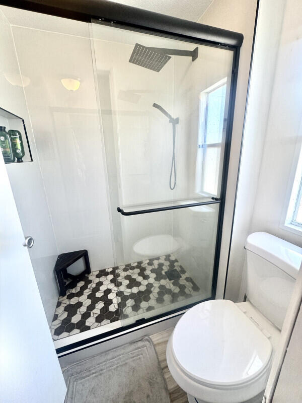 118 Burgundy Drive Property Photo 8